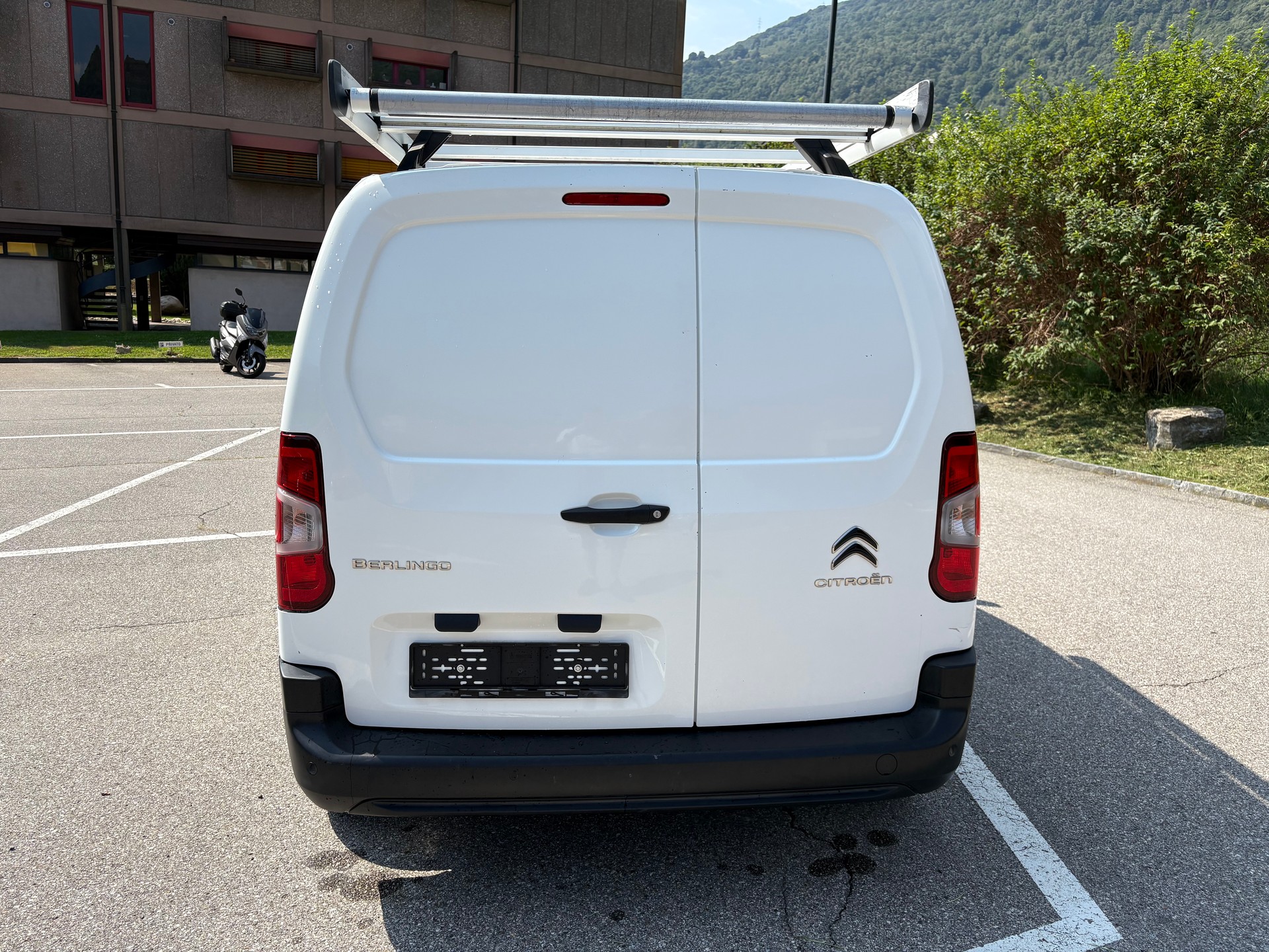 CITROEN Berlingo Van 1.5 Blue HDi 100 s/s Club 650kg-image-4