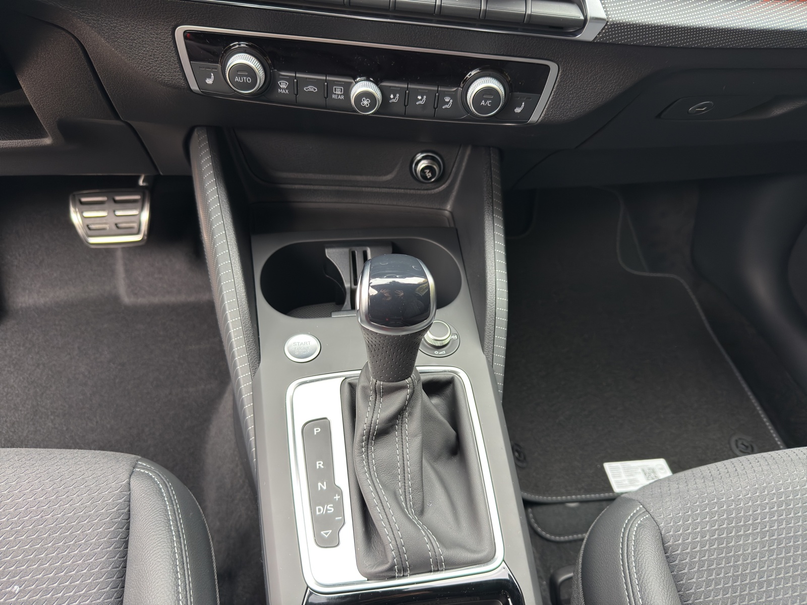 AUDI Q2 35 TFSI S line S-tronic-image-10