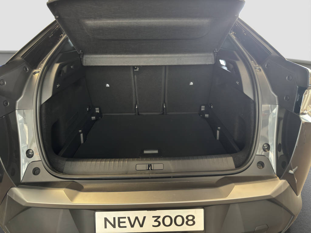 PEUGEOT 3008 1.2 Hybrid Allure Premium-image-7