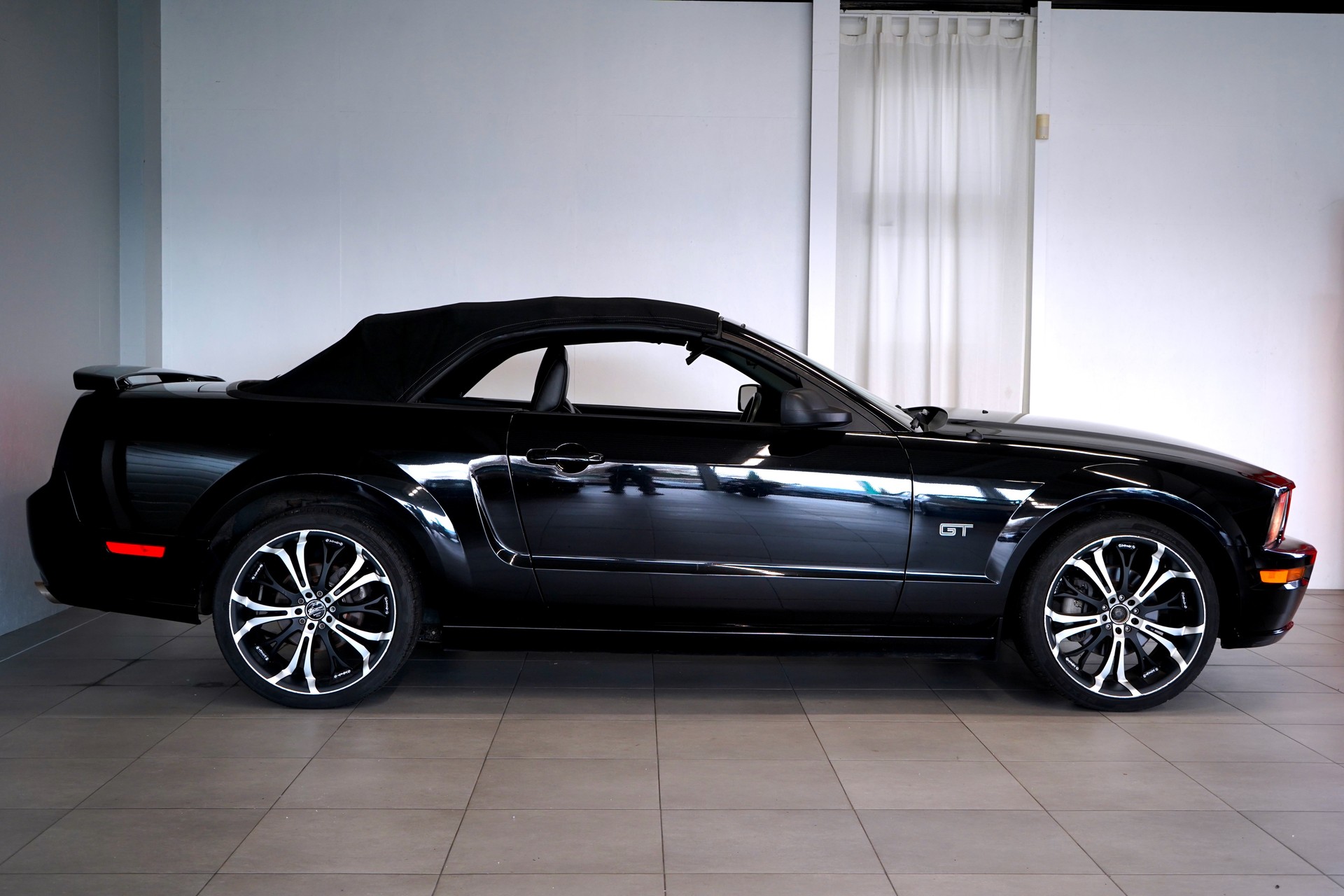 FORD GT CONVERTIBLE-image-5