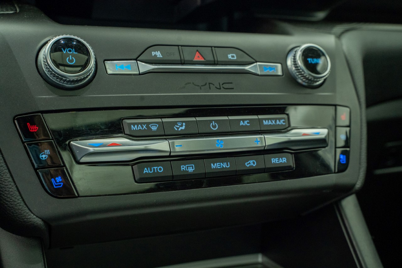 FORD Explorer 3.0 V6 Plug-in Hybrid ST-Line-image-11