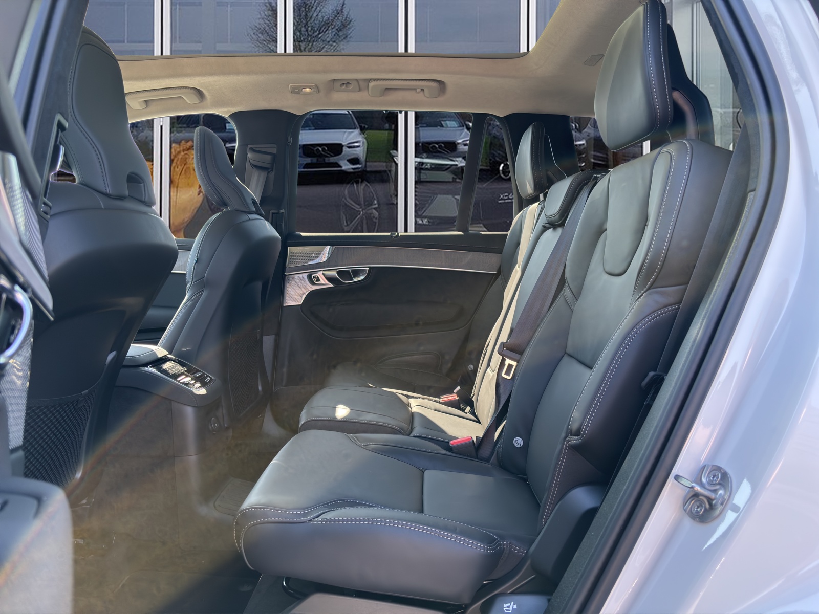 VOLVO XC90 2.0 T8 TE Ultra Dark eAWD-image-7