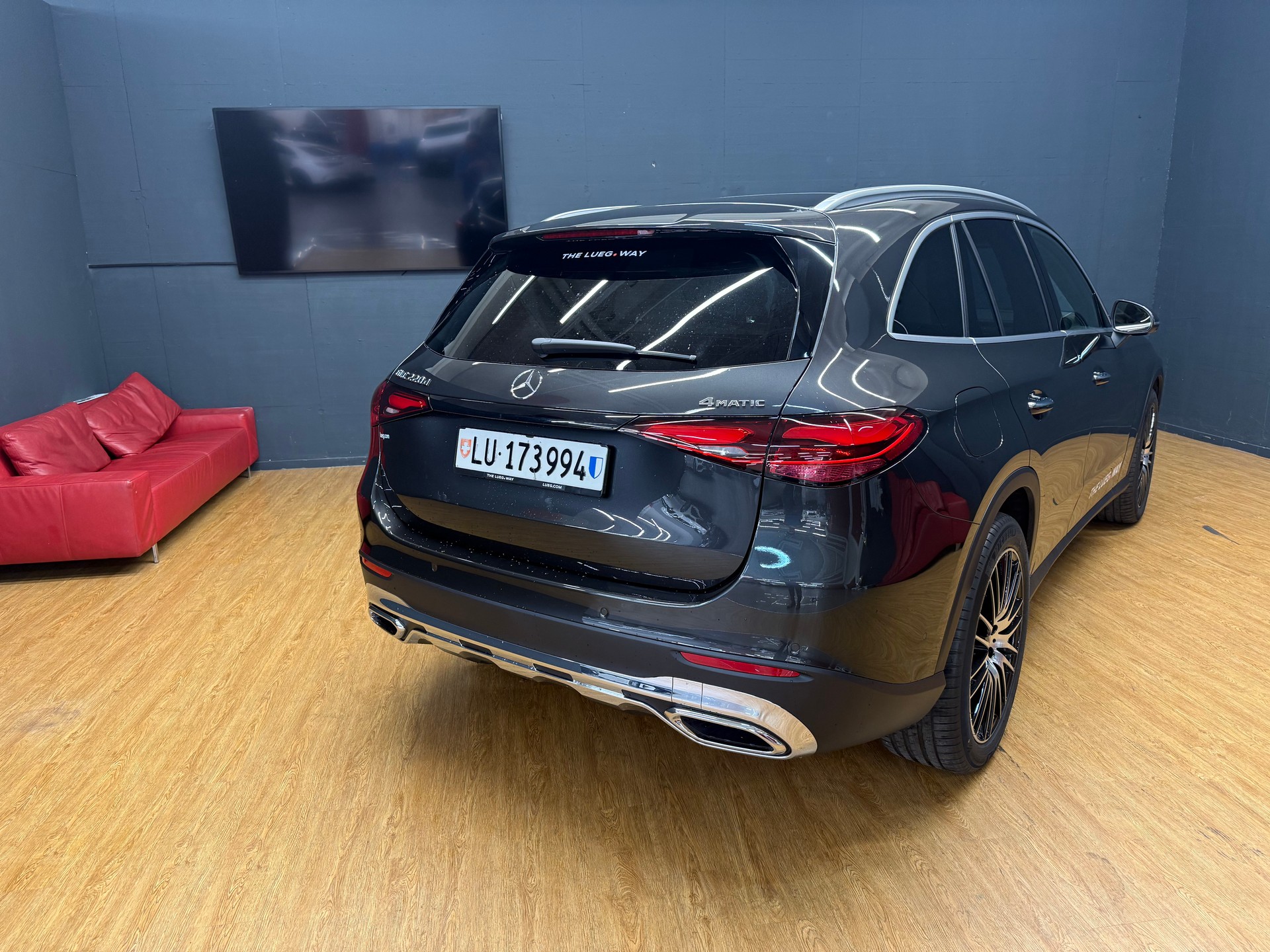 MERCEDES-BENZ GLC 220 d 4M - DISTRONIC / Head-Up Display / 360 Grad Kamera-image-9