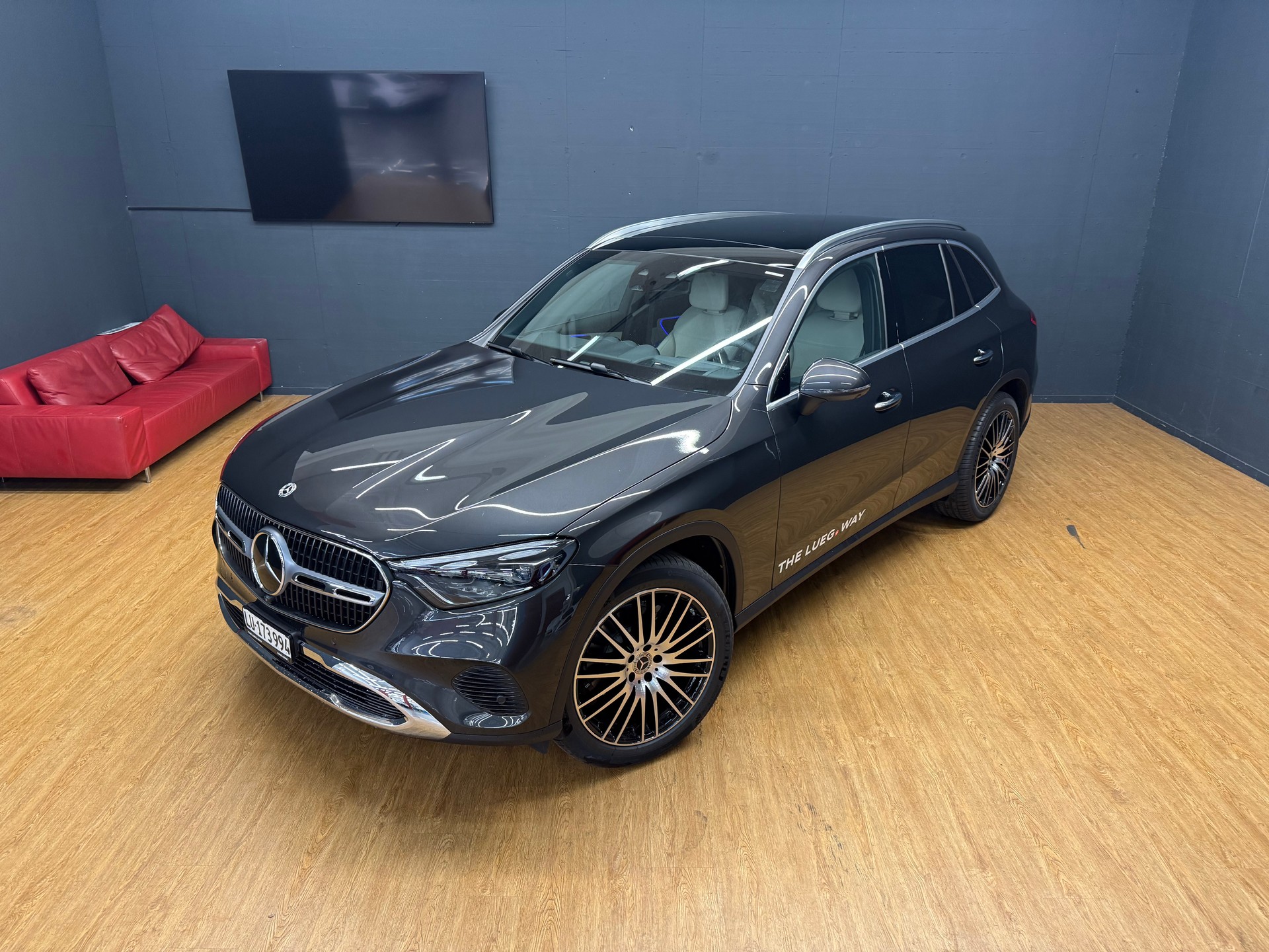 MERCEDES-BENZ GLC 220 d 4M - DISTRONIC / Head-Up Display / 360 Grad Kamera-image-4