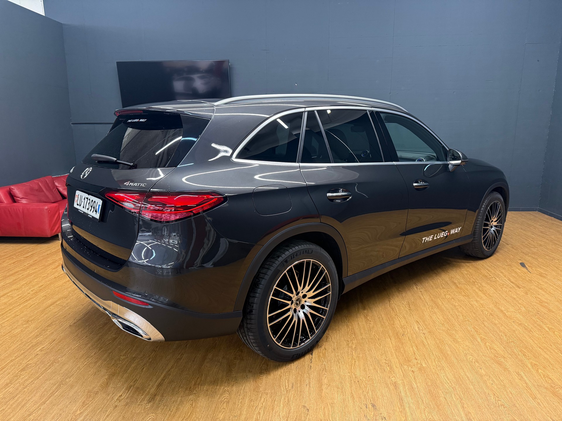 MERCEDES-BENZ GLC 220 d 4M - DISTRONIC / Head-Up Display / 360 Grad Kamera-image-8