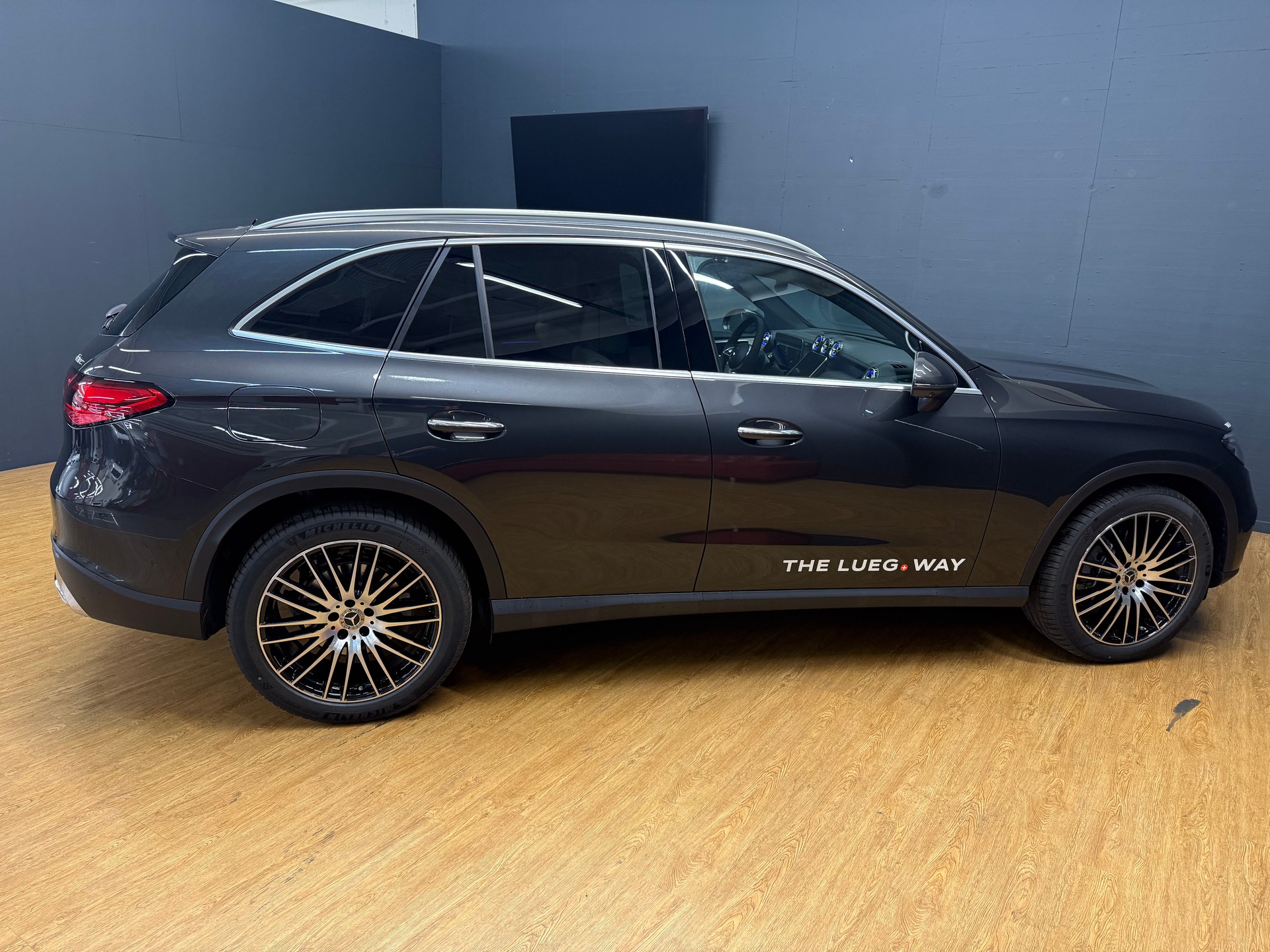MERCEDES-BENZ GLC 220 d 4M - DISTRONIC / Head-Up Display / 360 Grad Kamera-image-7