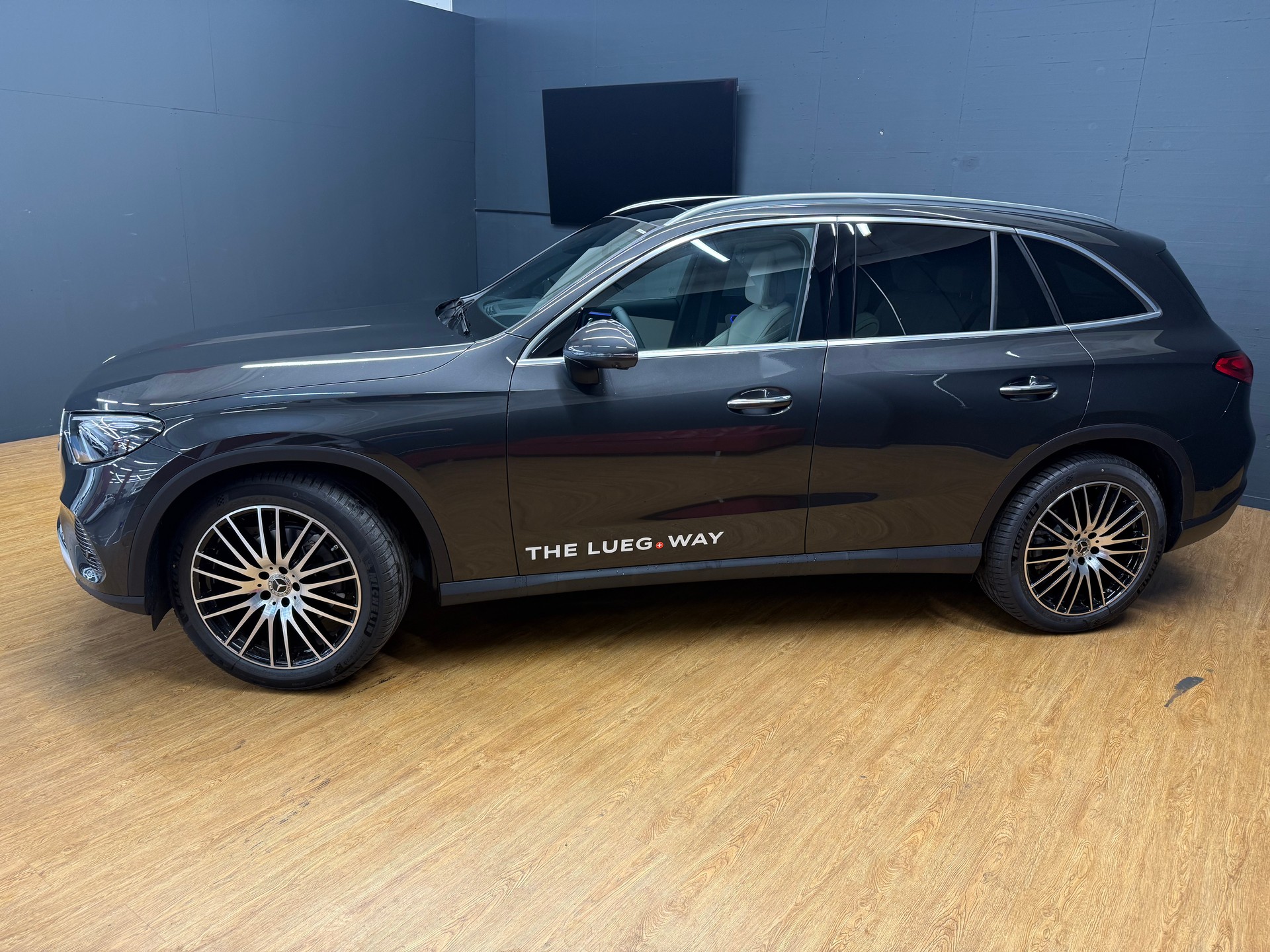 MERCEDES-BENZ GLC 220 d 4M - DISTRONIC / Head-Up Display / 360 Grad Kamera-image-3