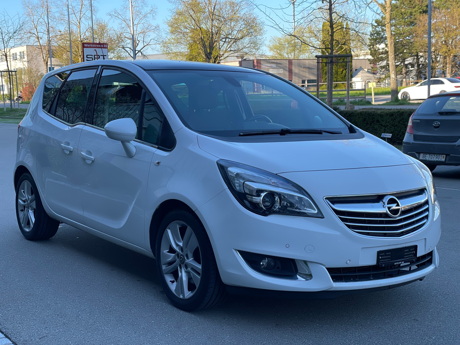 OPEL Meriva 1.4 Turbo Cosmo-image-4