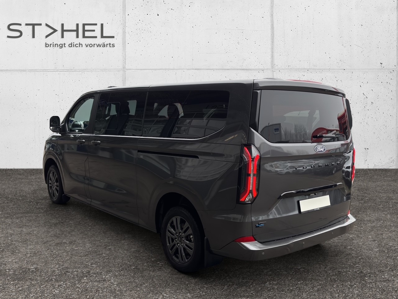 FORD E-Tourneo C Bus 340 L2 Titanium-image-4