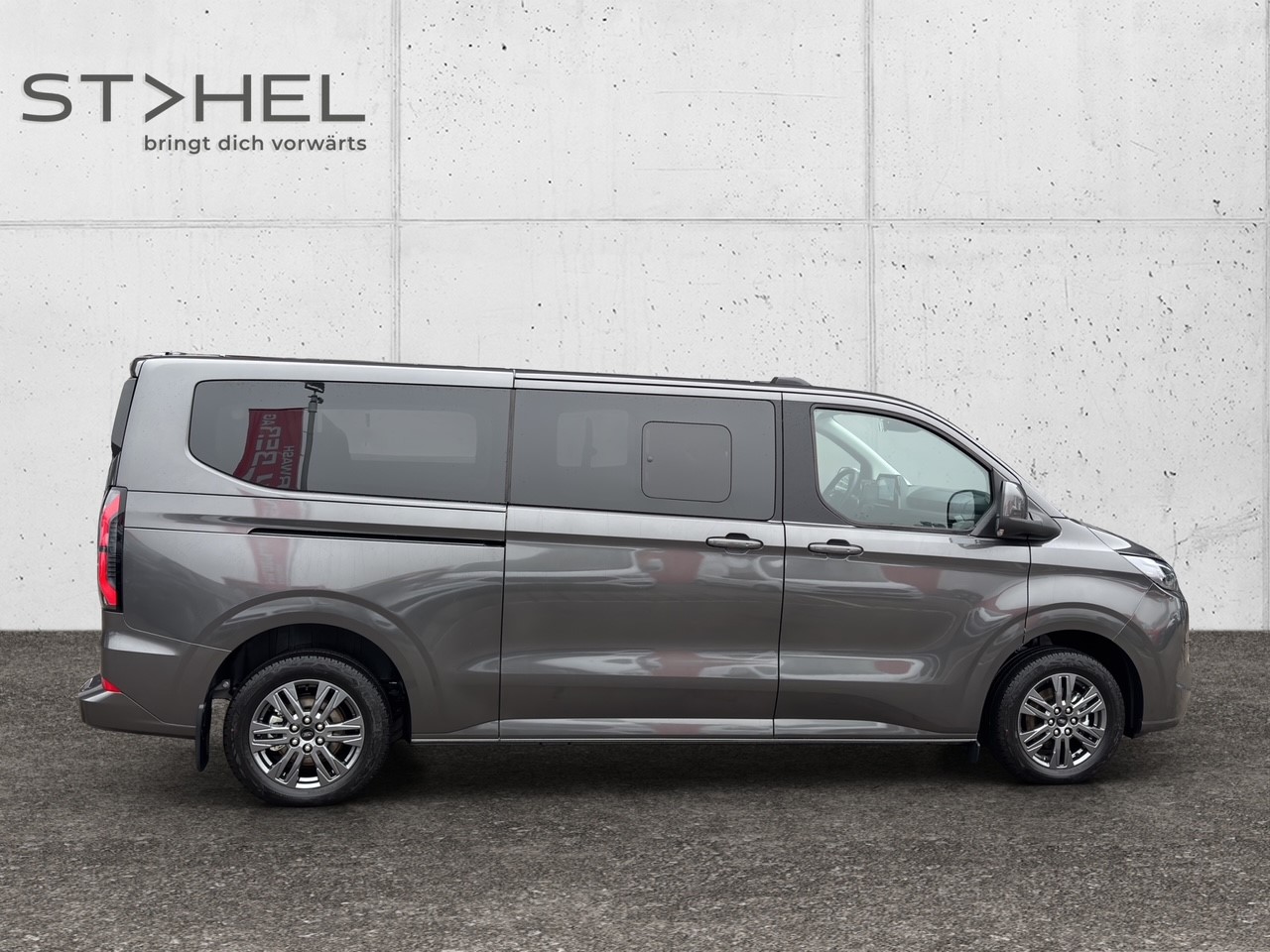 FORD E-Tourneo C Bus 340 L2 Titanium-image-7