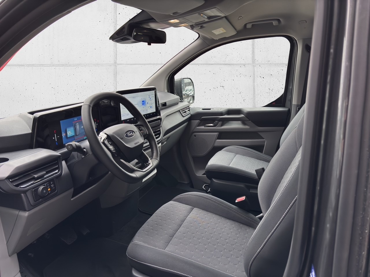FORD E-Tourneo C Bus 340 L2 Titanium-image-8