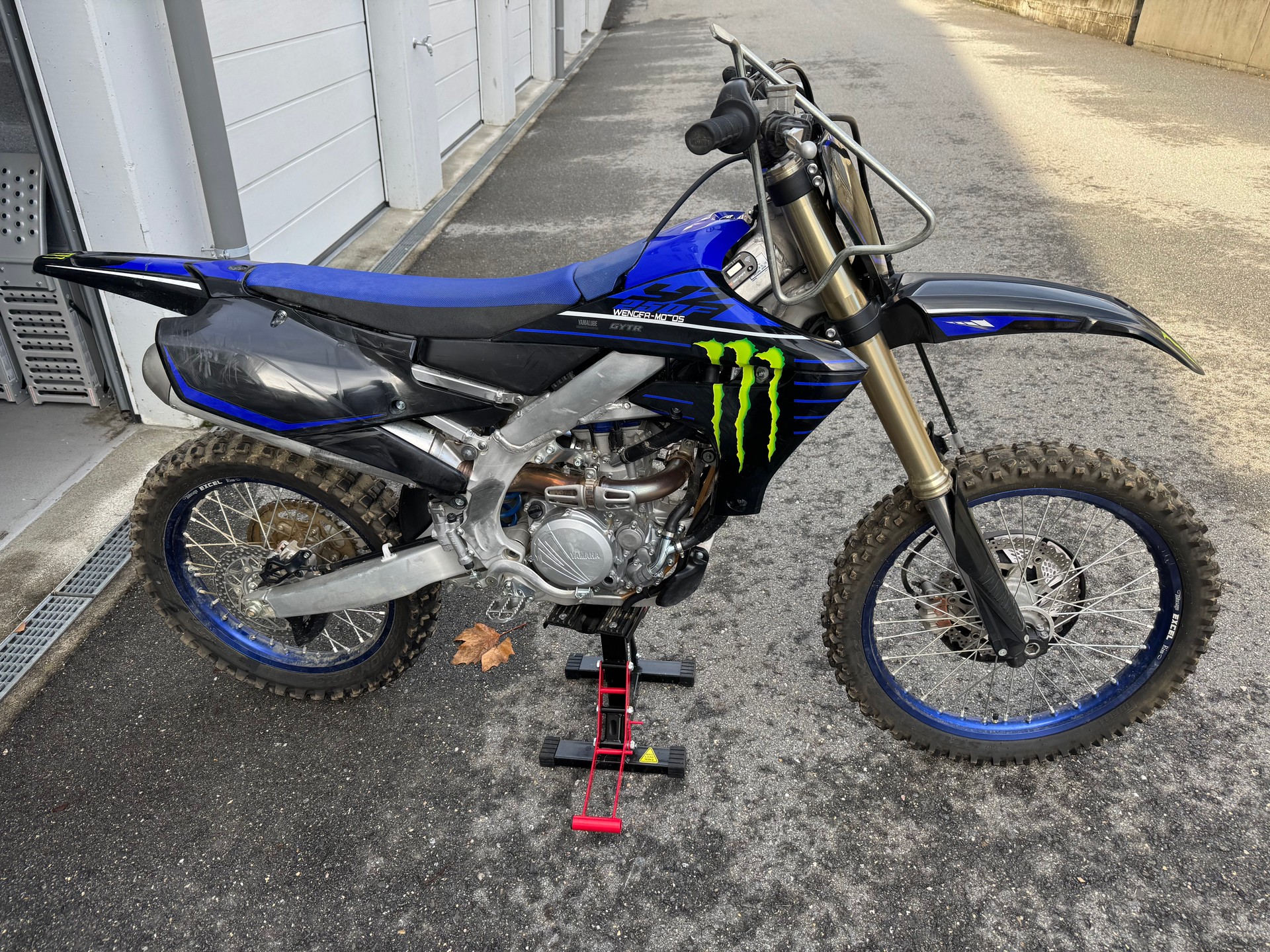 YAMAHA YZ250F Monster