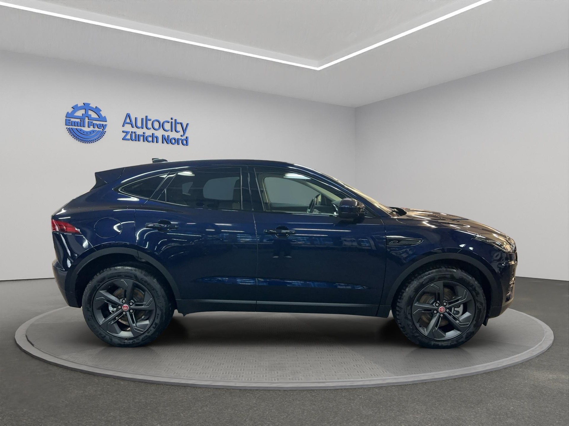 JAGUAR E-Pace 2.0 D I4 165 SE AWD-image-4