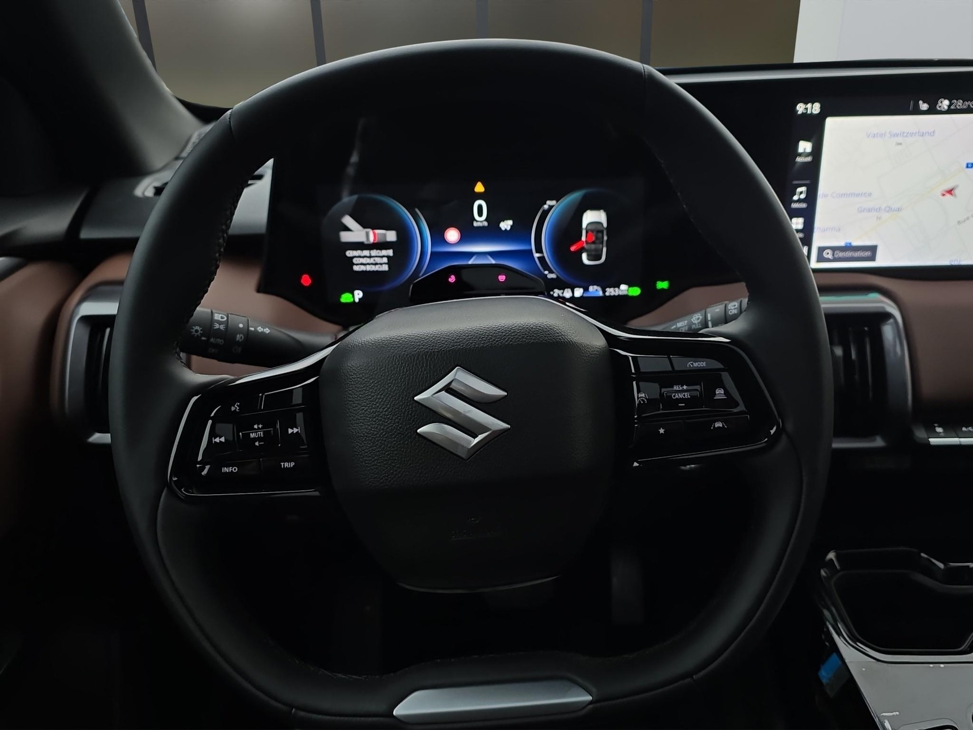 SUZUKI e Vitara Compact Top 4x4-image-8
