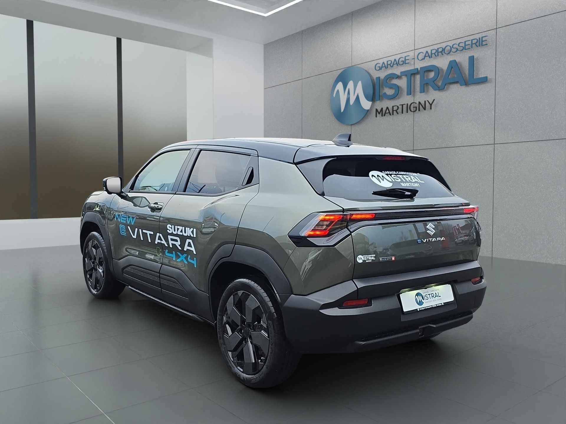 SUZUKI e Vitara Compact Top 4x4-image-2