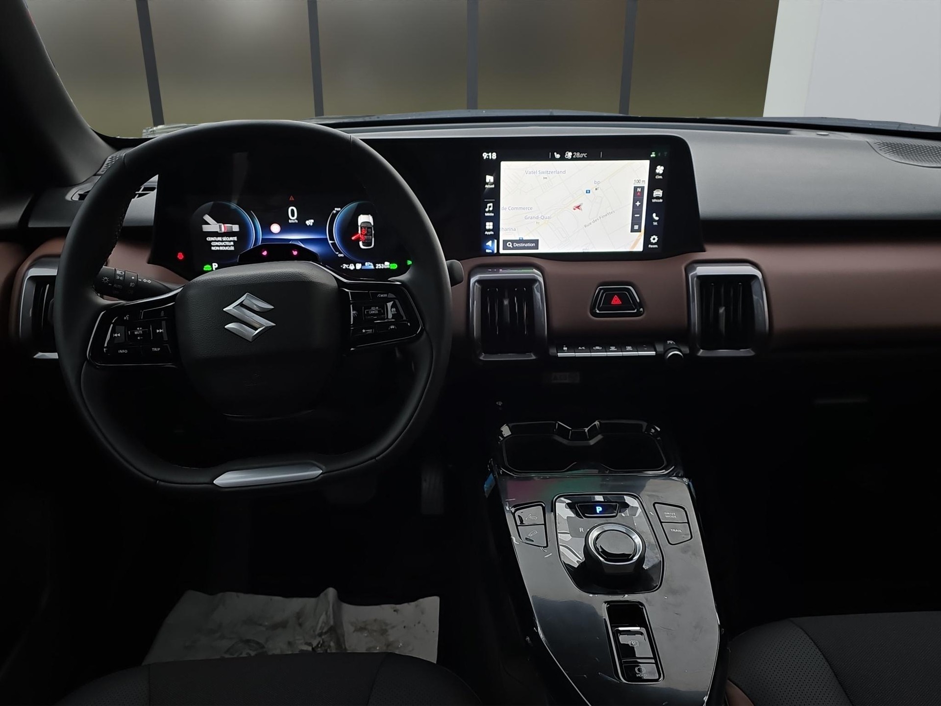 SUZUKI e Vitara Compact Top 4x4-image-9