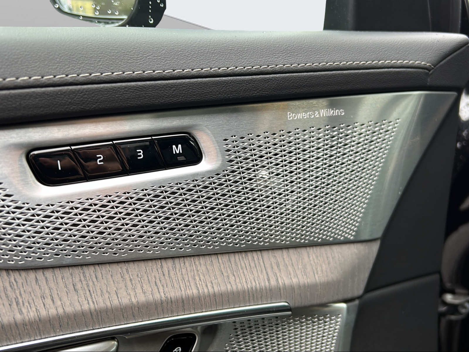 VOLVO XC90 T8 eAWD PluginHybrid Ultra Dark Geartronic-image-13