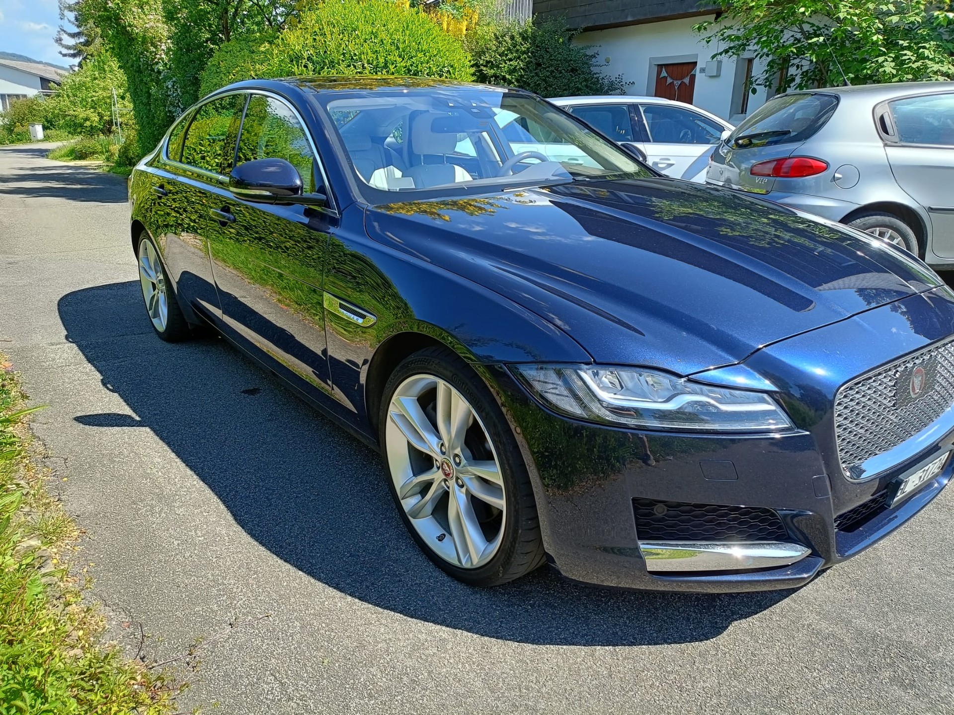 JAGUAR XF 35t Prestige Automatic Neues Modell-image-1