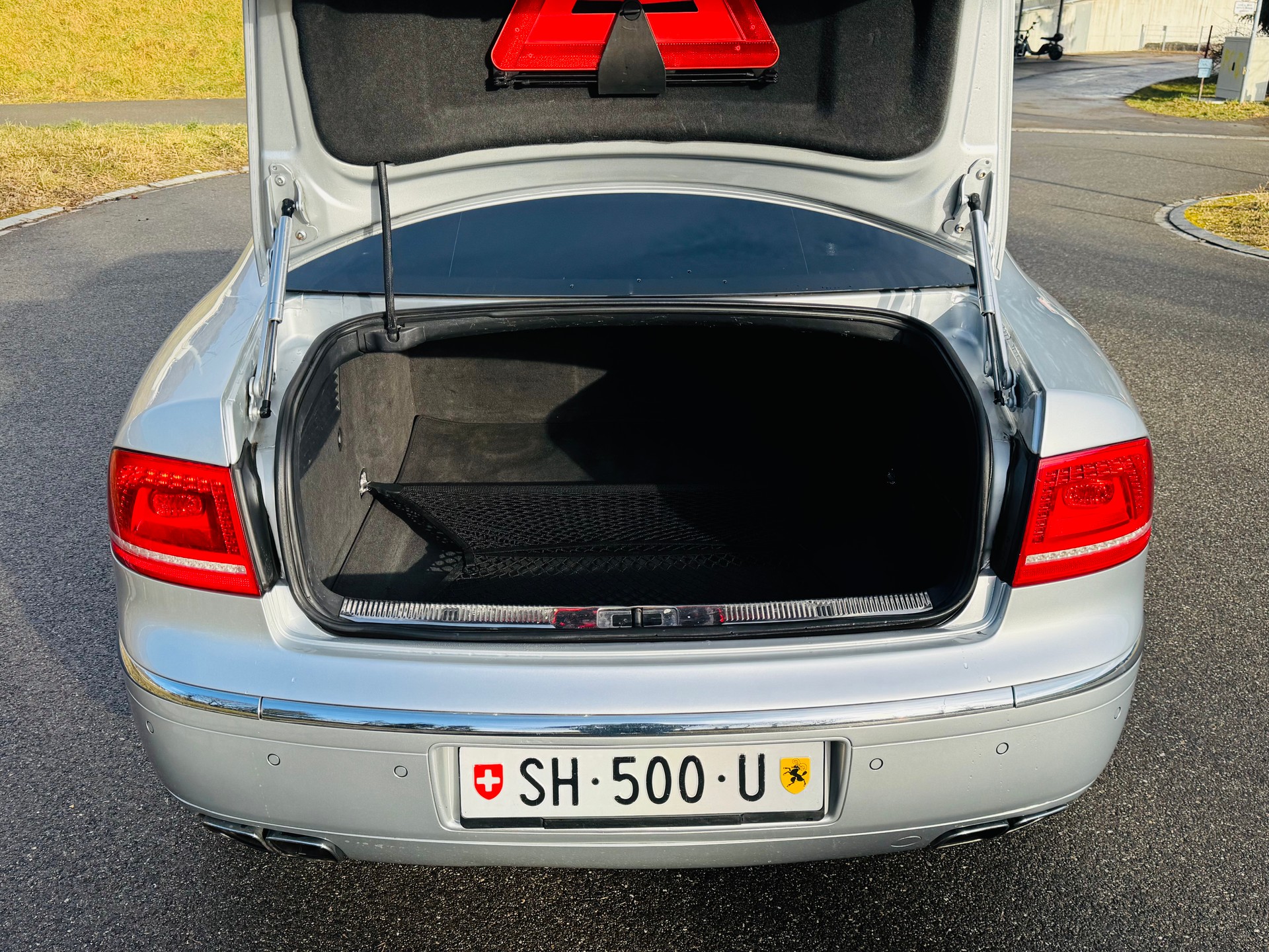 VW Phaeton 3.0 TDi V6 4Motion Tiptronic-image-13