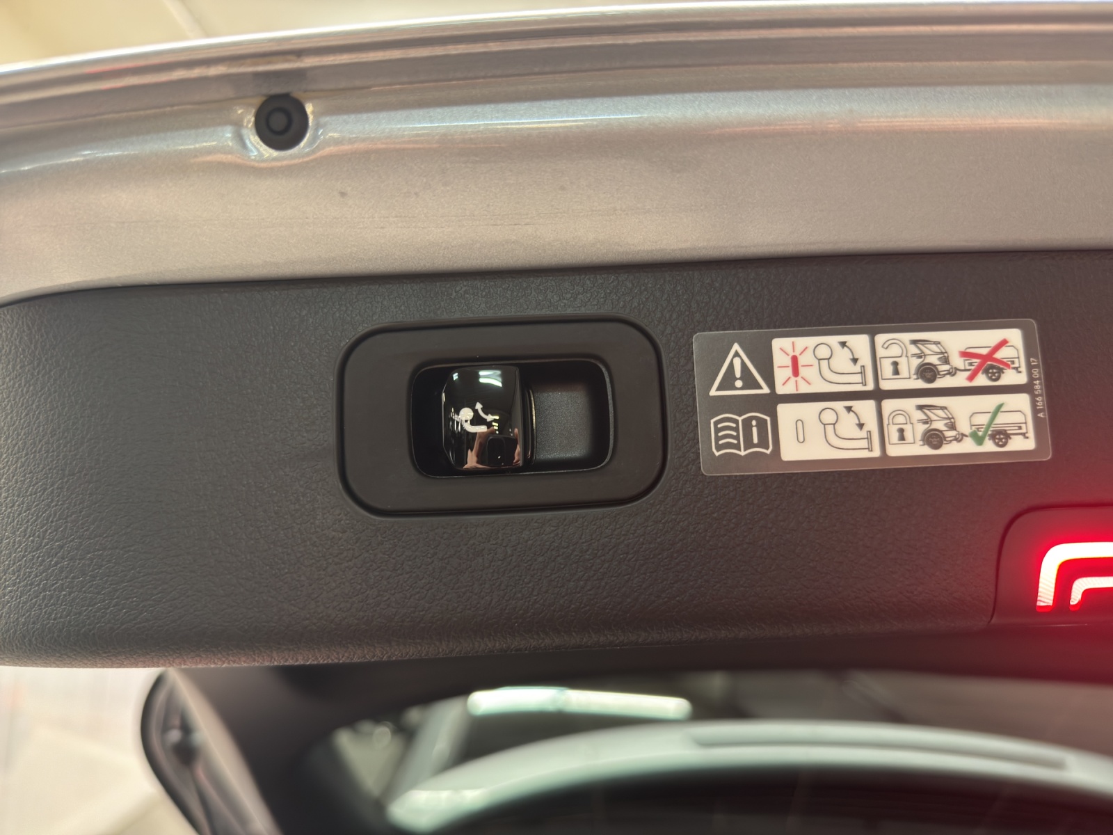 MERCEDES-BENZ C 200 AMG Line 4Matic-image-12