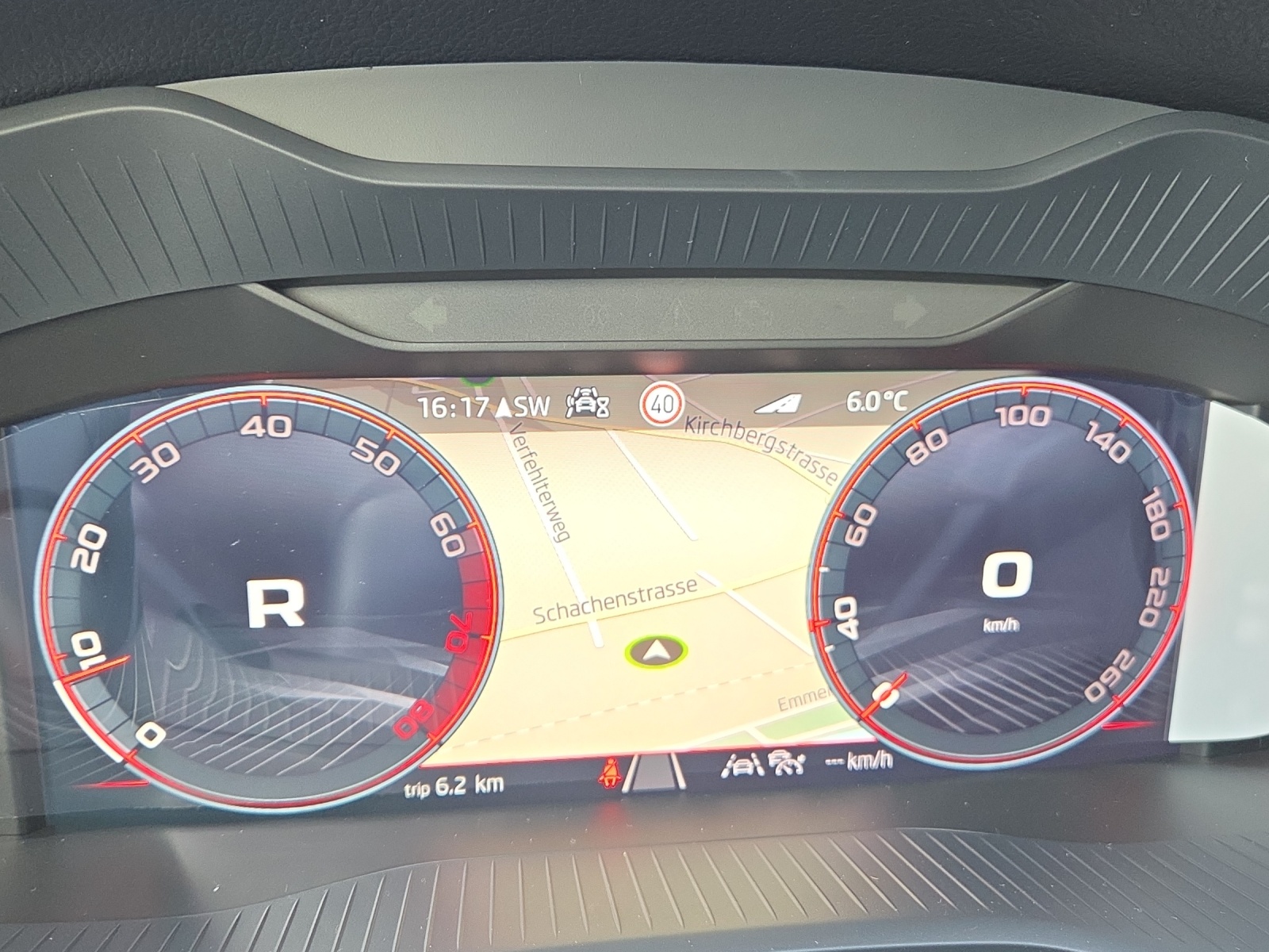 SKODA Karoq 2.0 TSI SportLine 4x4 DSG-image-11