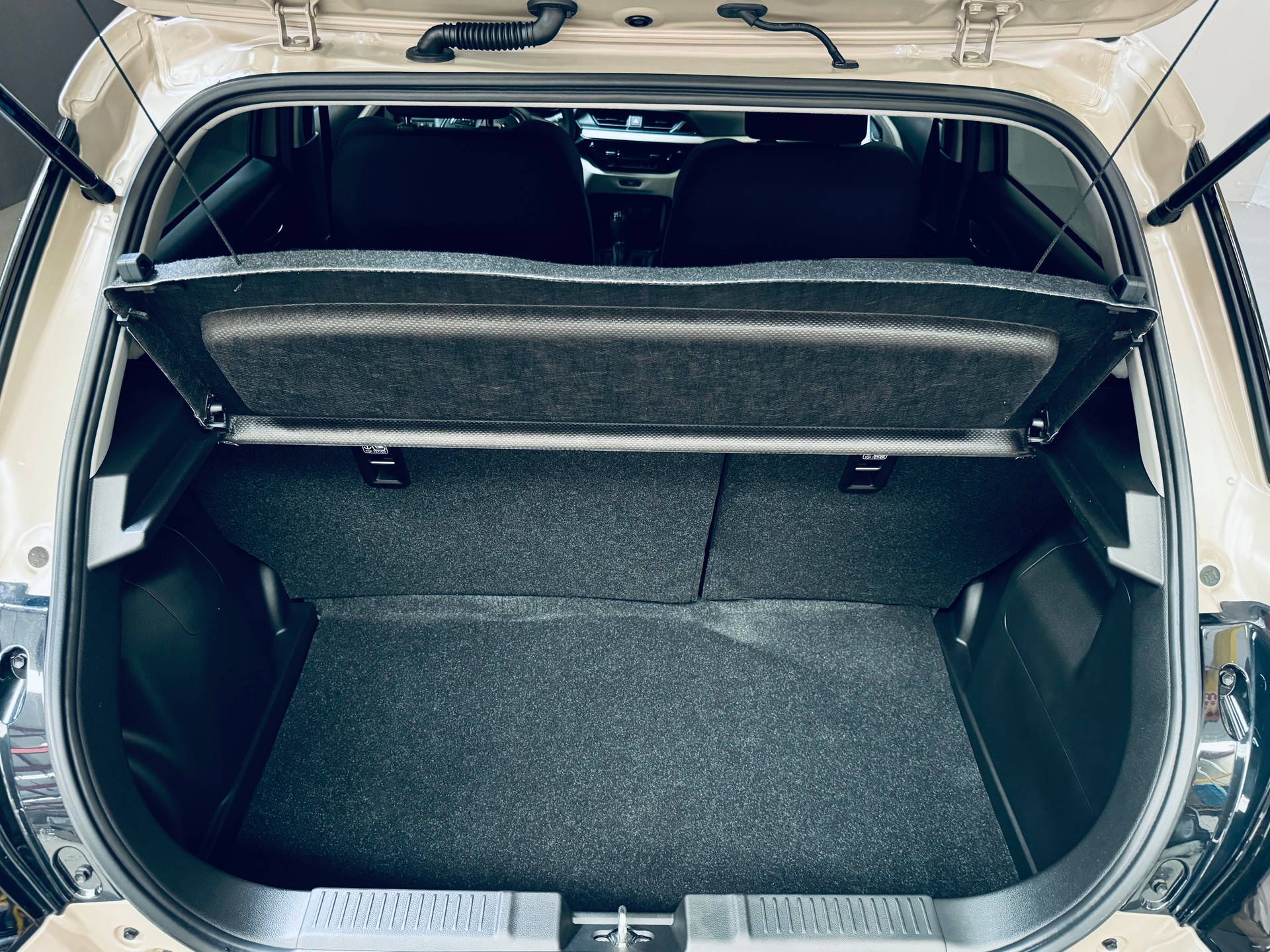 SUZUKI Swift 1.2 Compact Top Hybrid 4x4-image-4