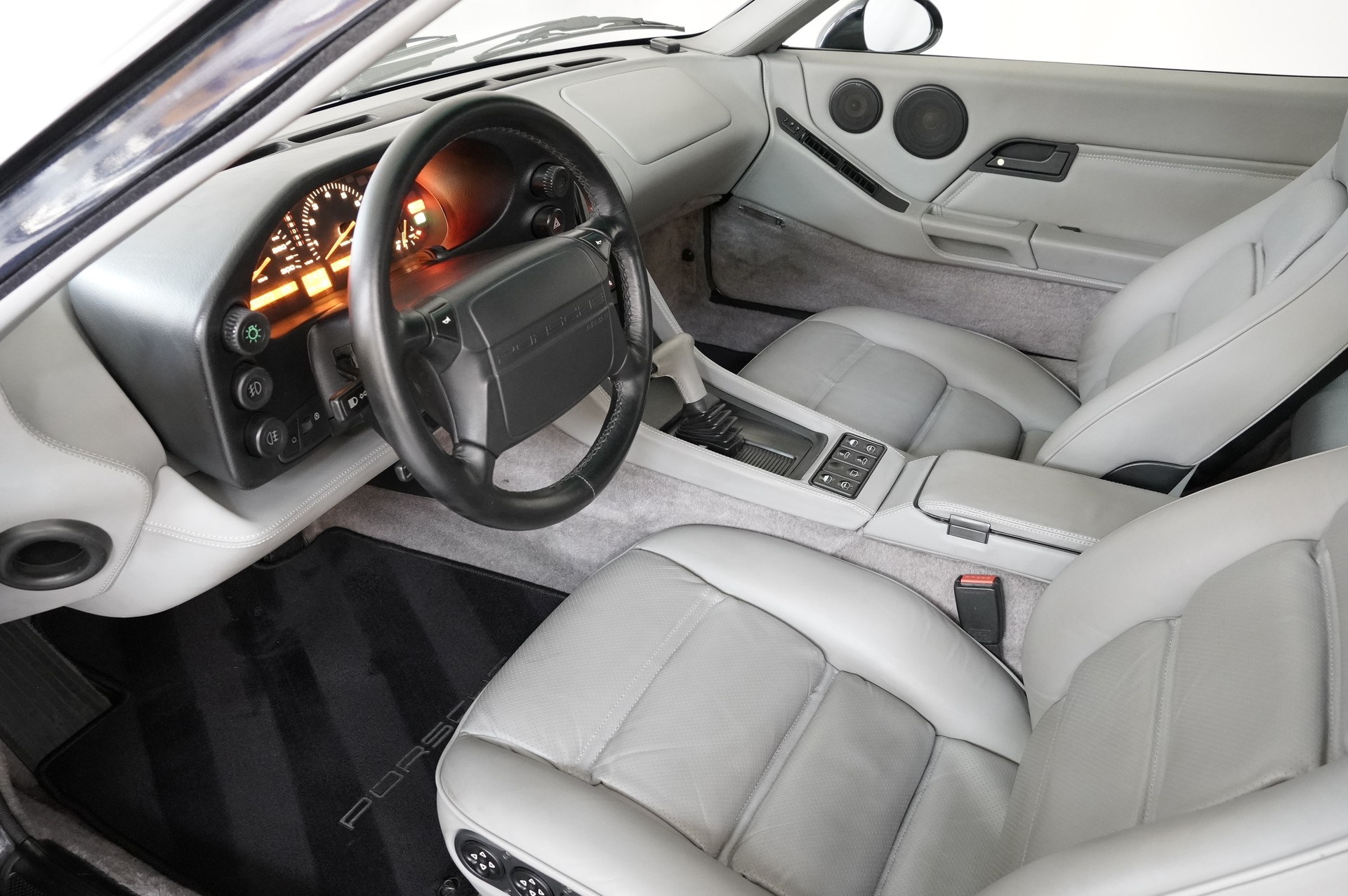 PORSCHE 928 GTS-image-9