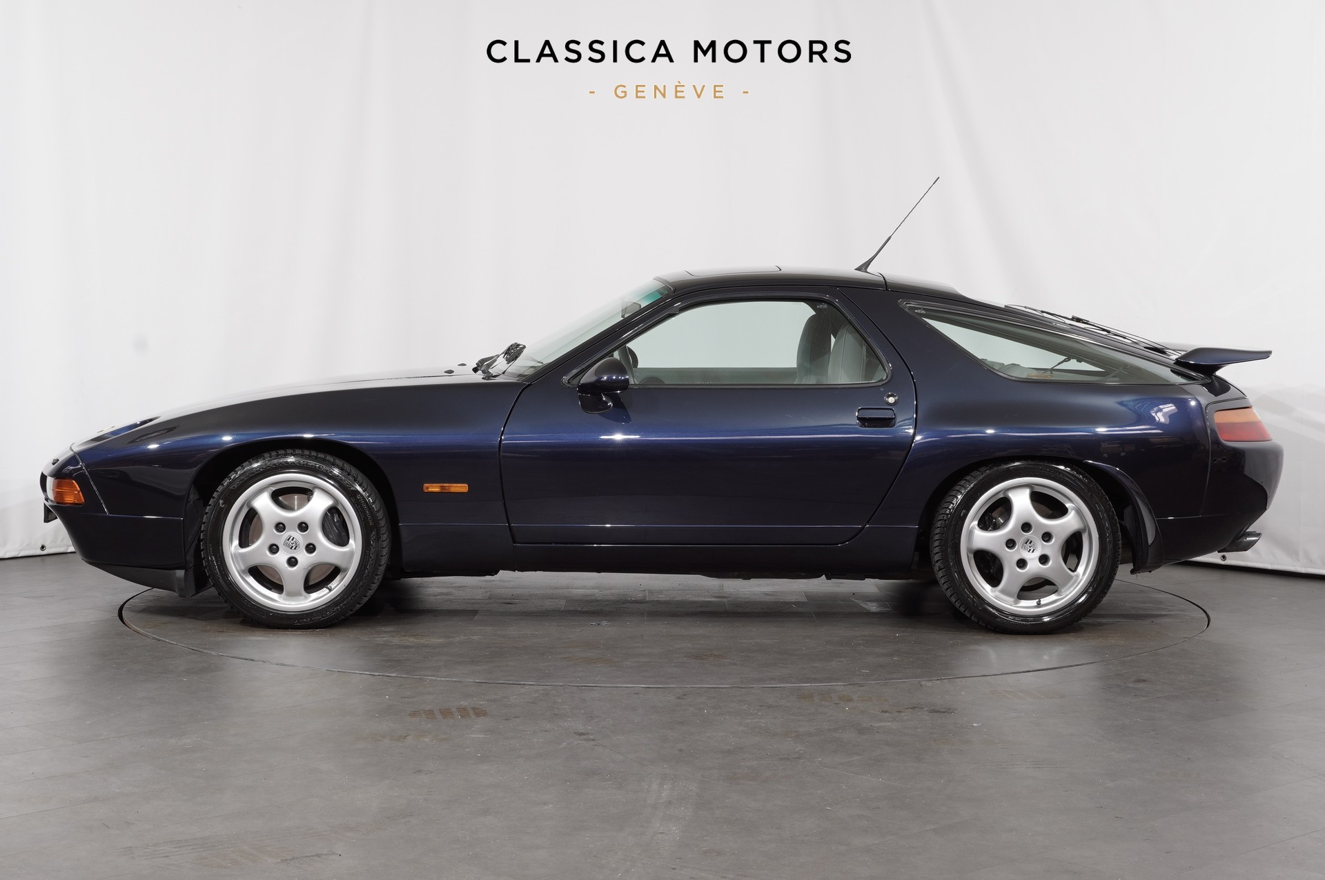 PORSCHE 928 GTS-image-6