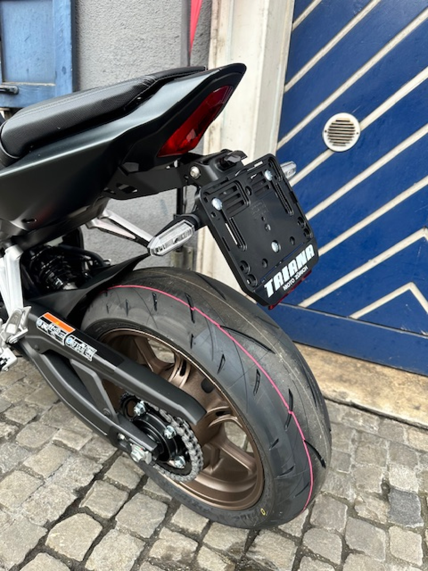 HONDA CB 650 R E-Clutch Inkl. Heckumbau und Racing Fussraster-image-5