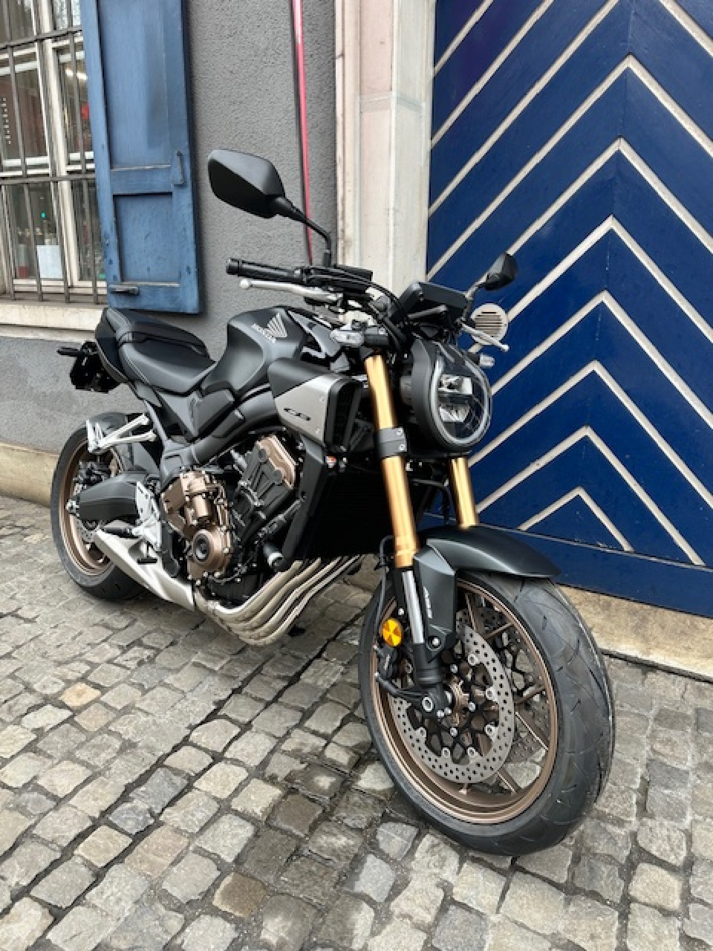 HONDA CB 650 R E-Clutch Inkl. Heckumbau und Racing Fussraster-image-3
