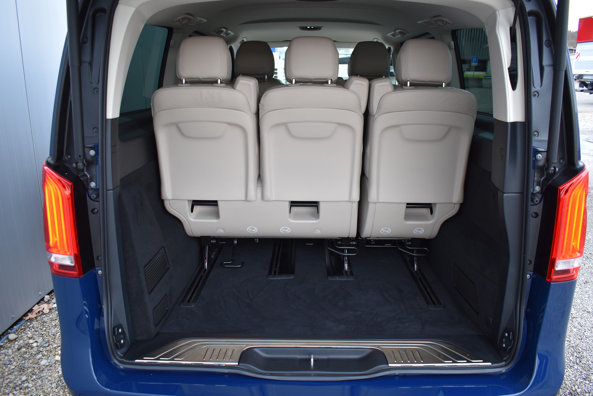 MERCEDES-BENZ V 300 d lang Avantgarde 4Matic Luftfahrwerk-image-6