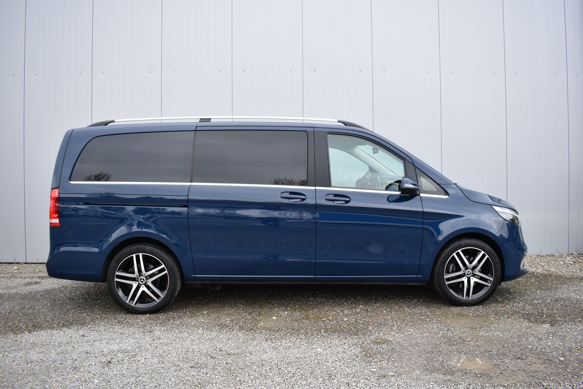 MERCEDES-BENZ V 300 d lang Avantgarde 4Matic Luftfahrwerk-image-3