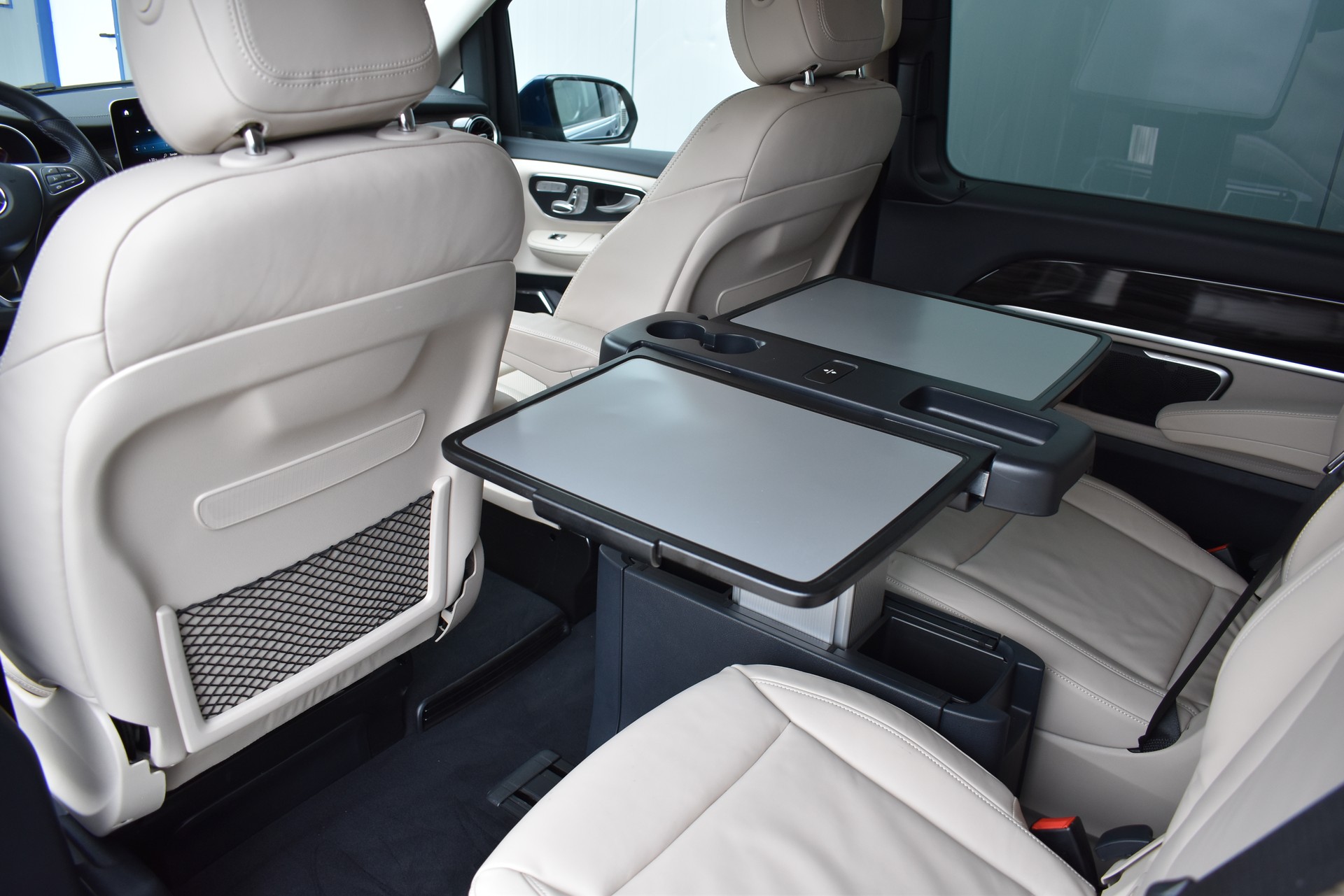 MERCEDES-BENZ V 300 d lang Avantgarde 4Matic Luftfahrwerk-image-14
