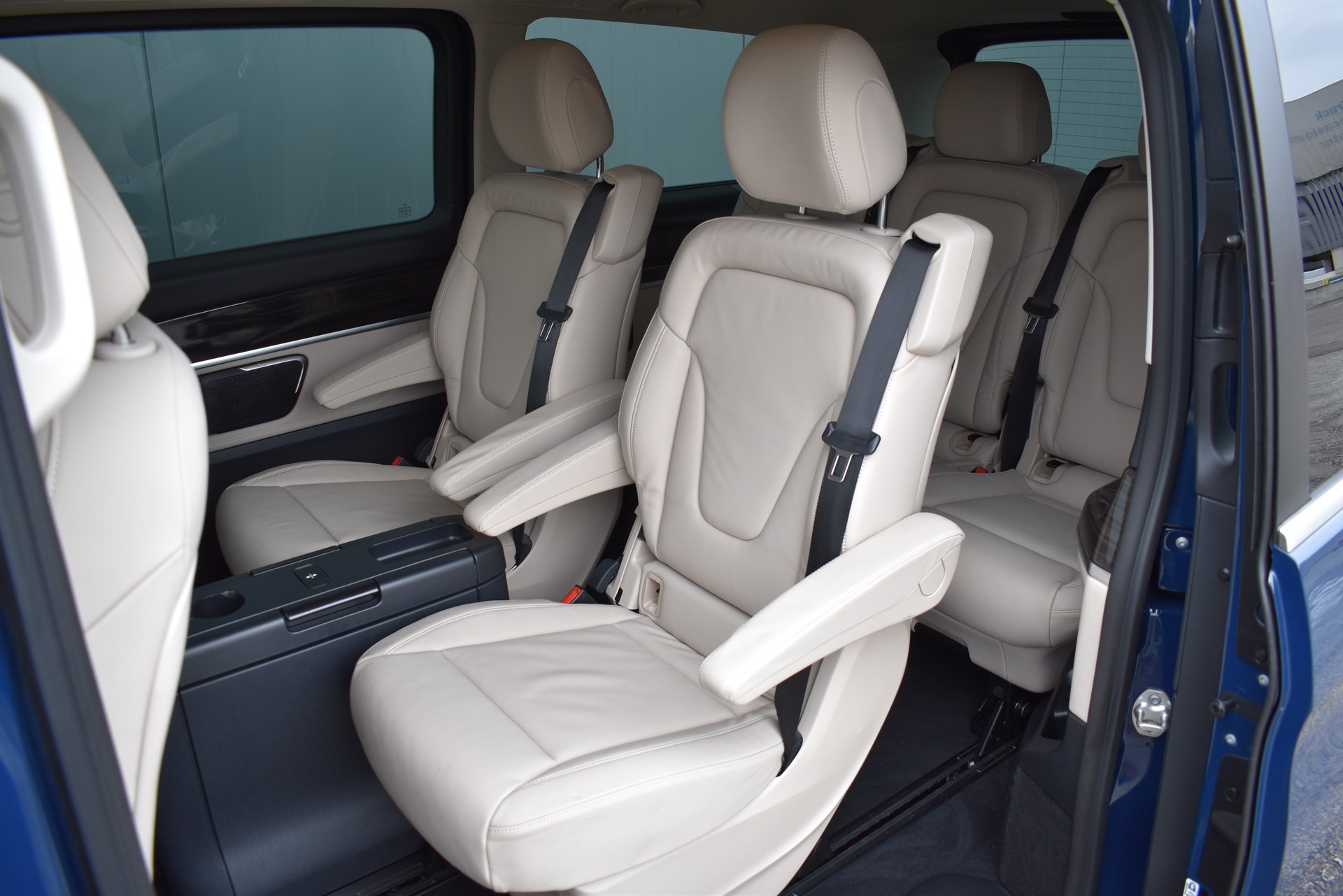MERCEDES-BENZ V 300 d lang Avantgarde 4Matic Luftfahrwerk-image-13