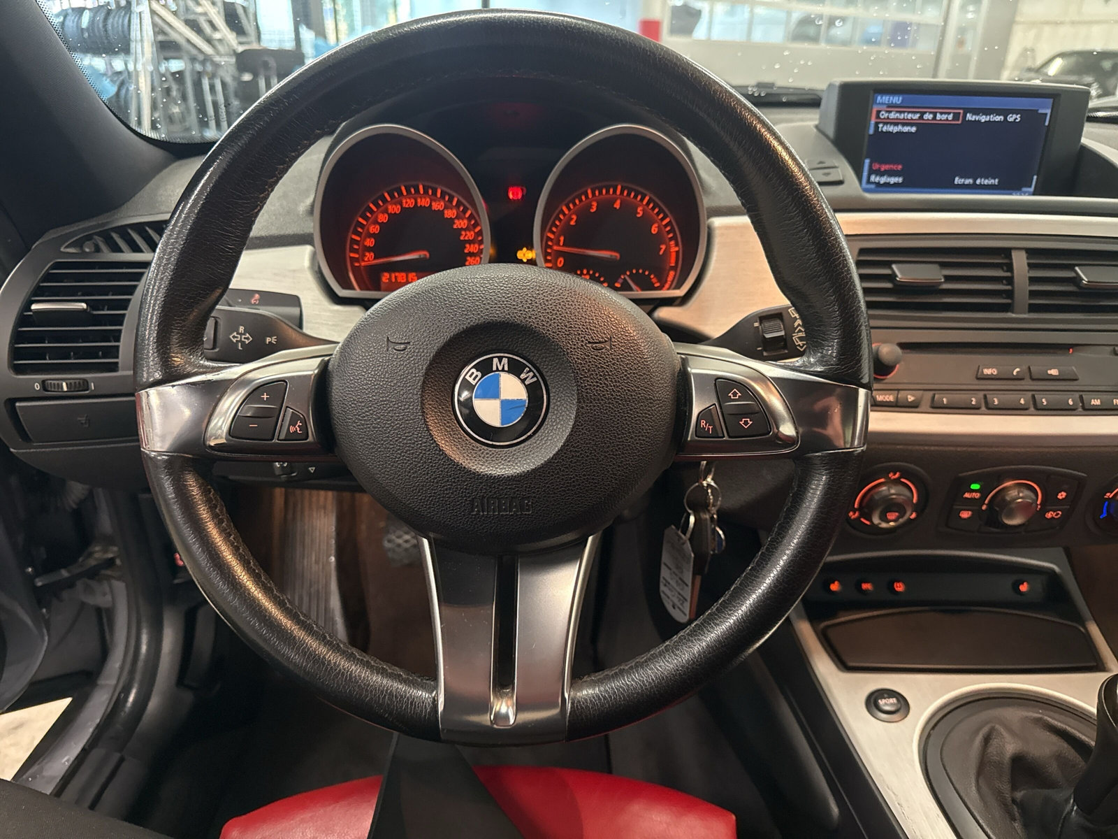 BMW Z4 3.0si Coupé-image-11