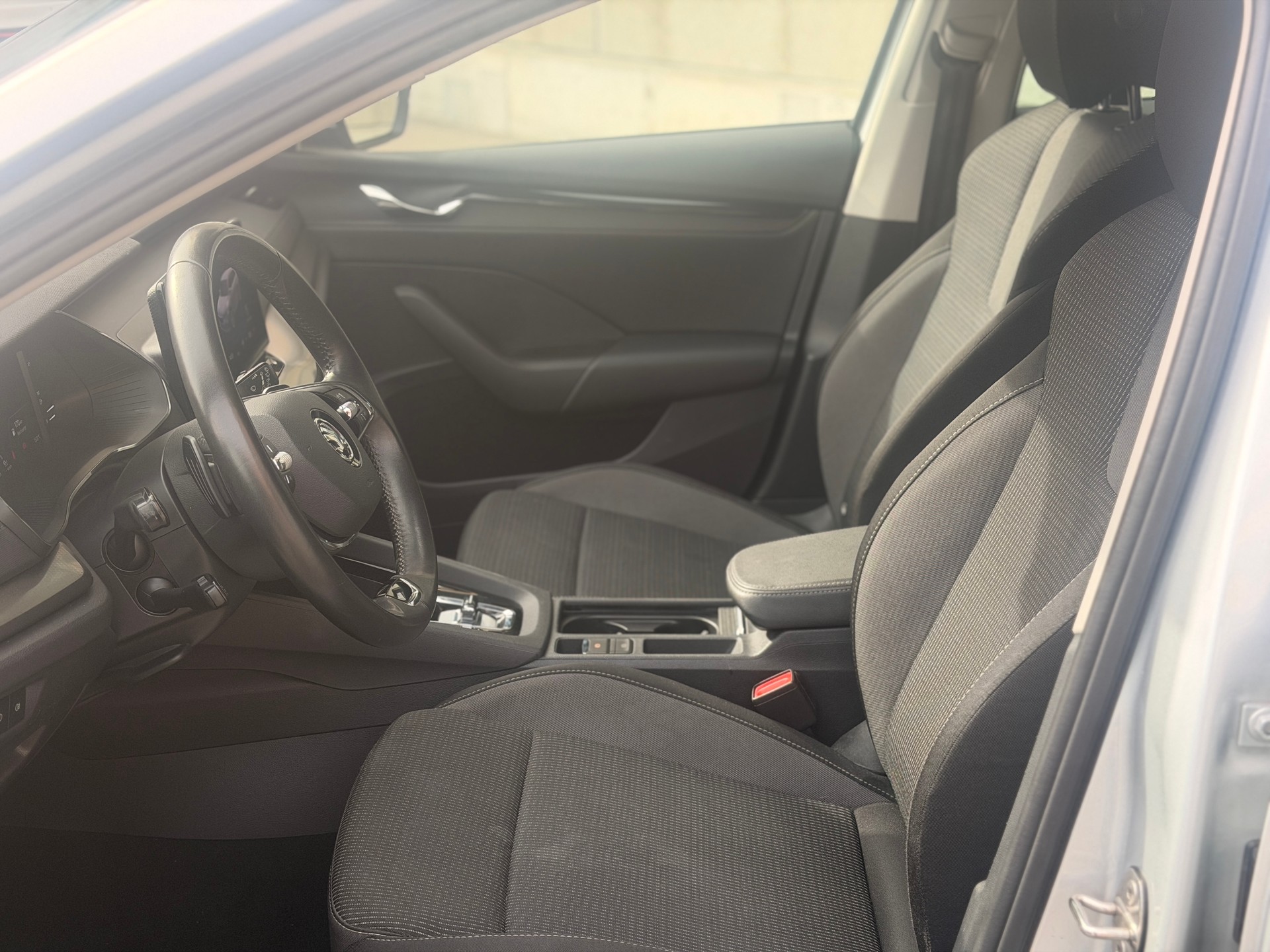 SKODA Octavia Combi 2.0 TDI DSG Ambition 4x4-image-13