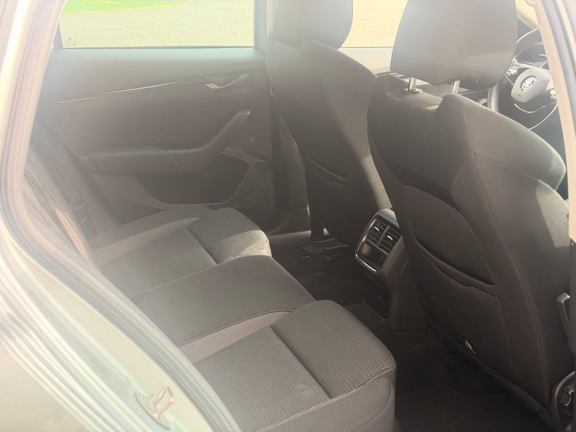 SKODA Octavia Combi 2.0 TDI DSG Ambition 4x4-image-18