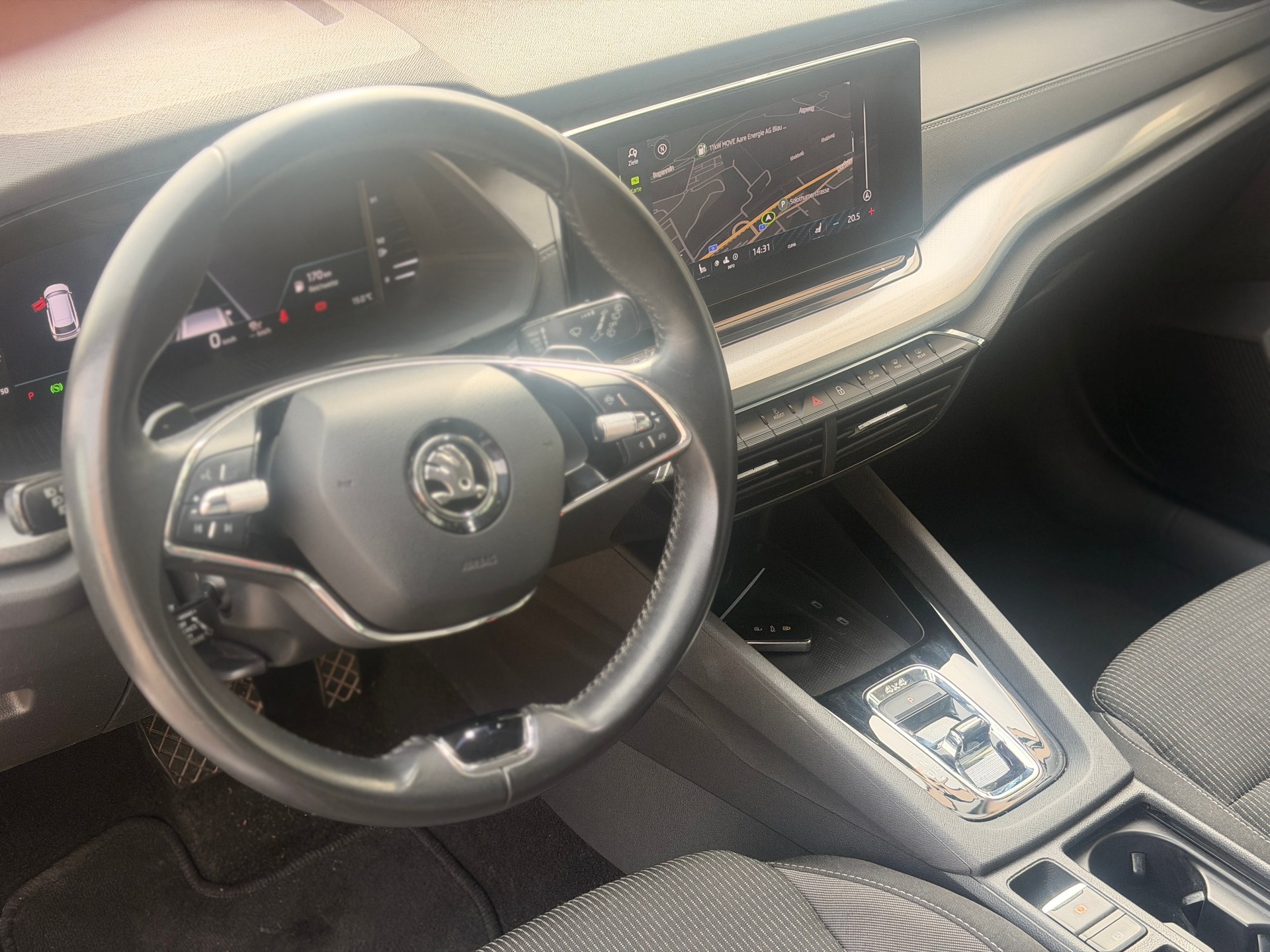 SKODA Octavia Combi 2.0 TDI DSG Ambition 4x4-image-17