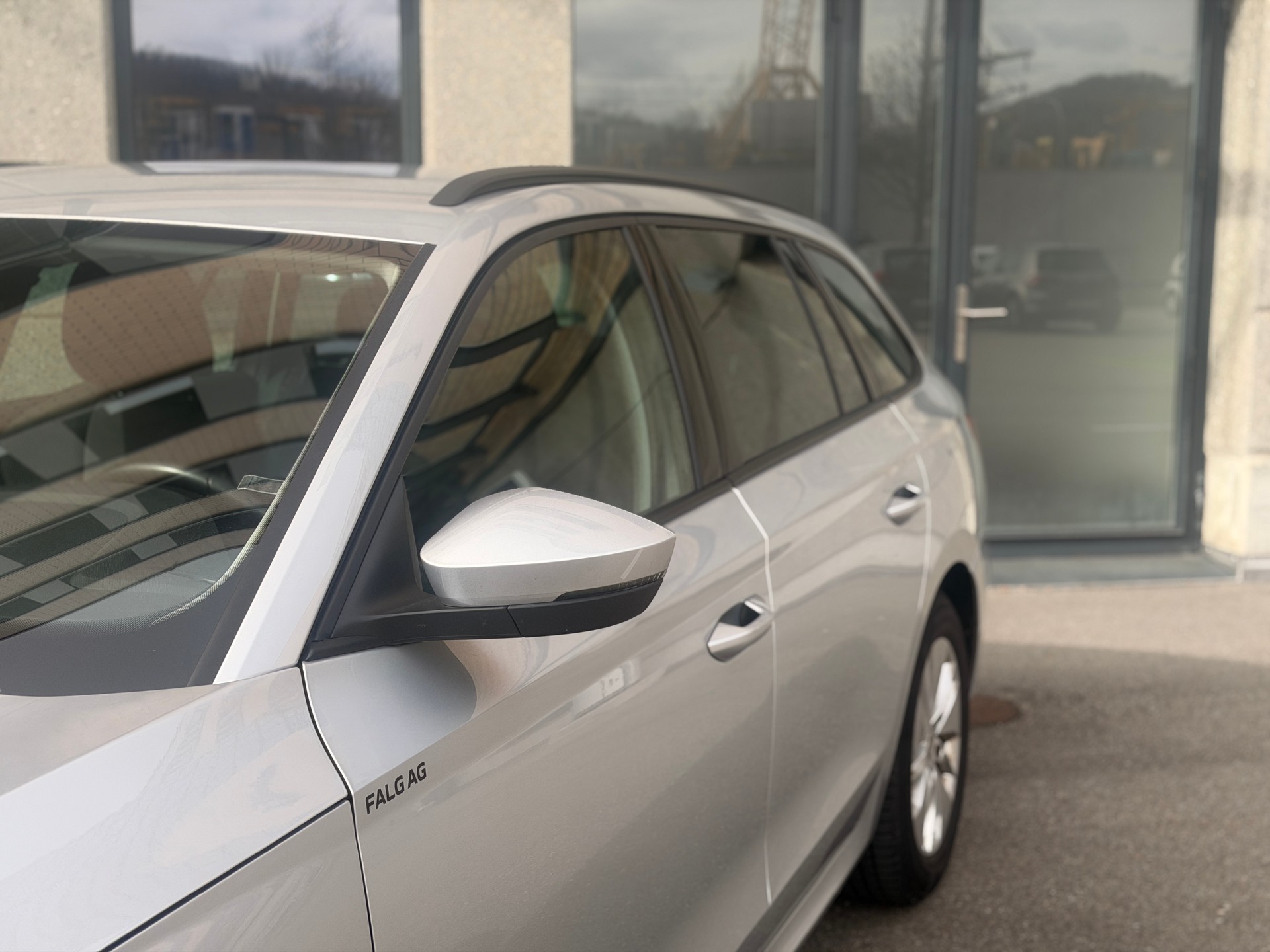 SKODA Octavia Combi 2.0 TDI DSG Ambition 4x4-image-11