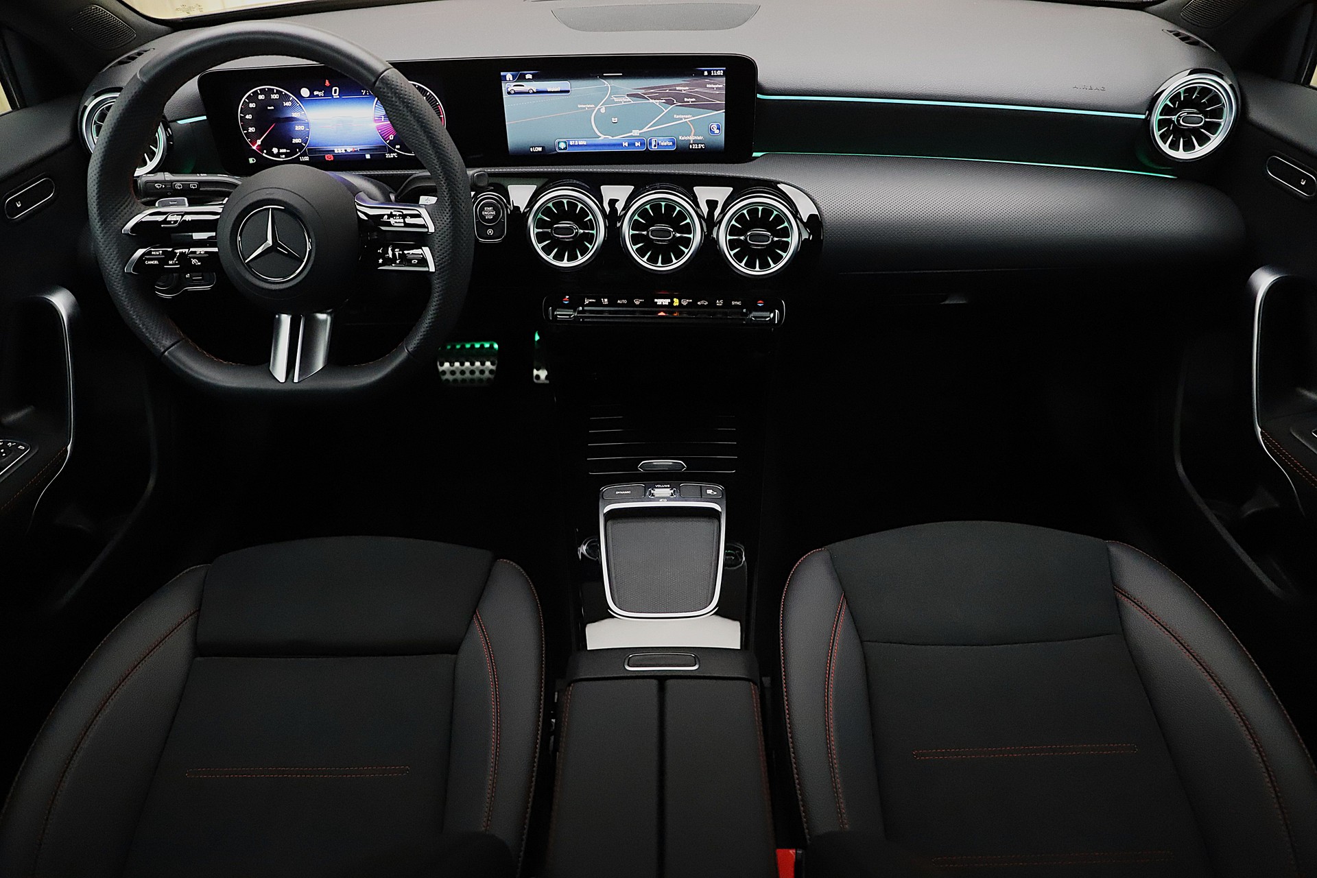 MERCEDES-BENZ A 200 d 8G-DCT AMG Line Advance Plus-image-5