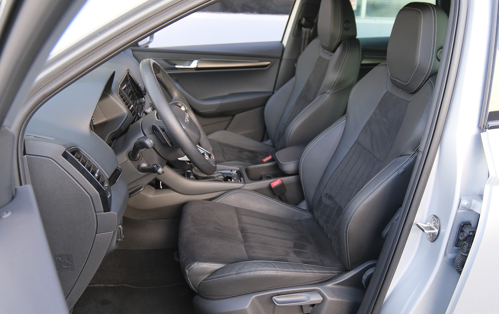 SKODA Karoq 1.5 TSI SportLine DSG-image-3