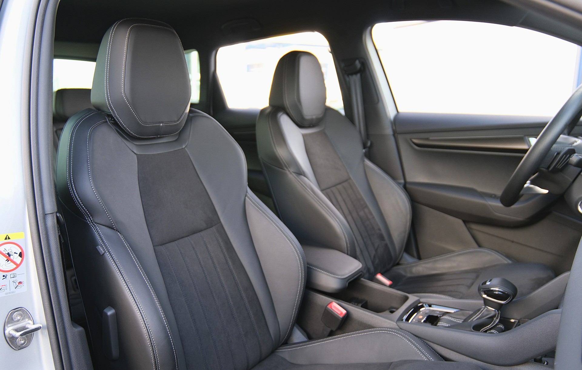 SKODA Karoq 1.5 TSI SportLine DSG-image-14
