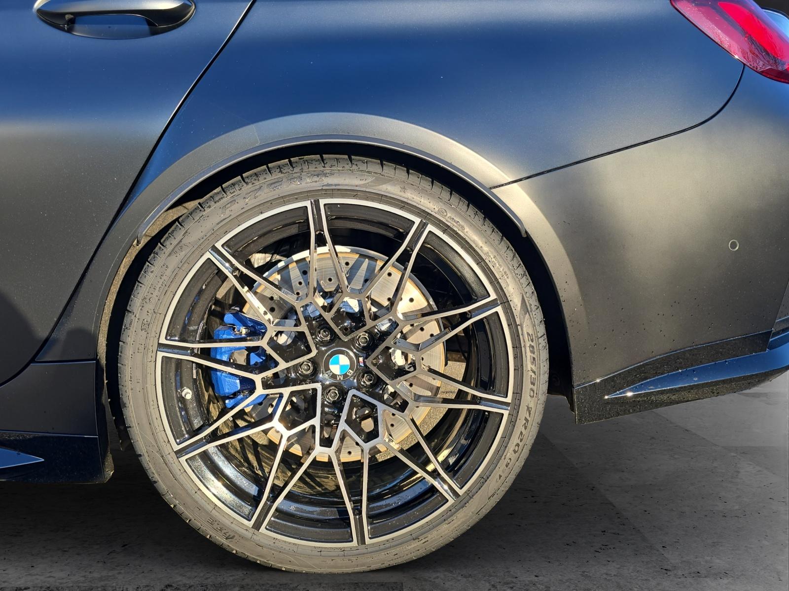 BMW M3 Competition xDrive Touring-image-5