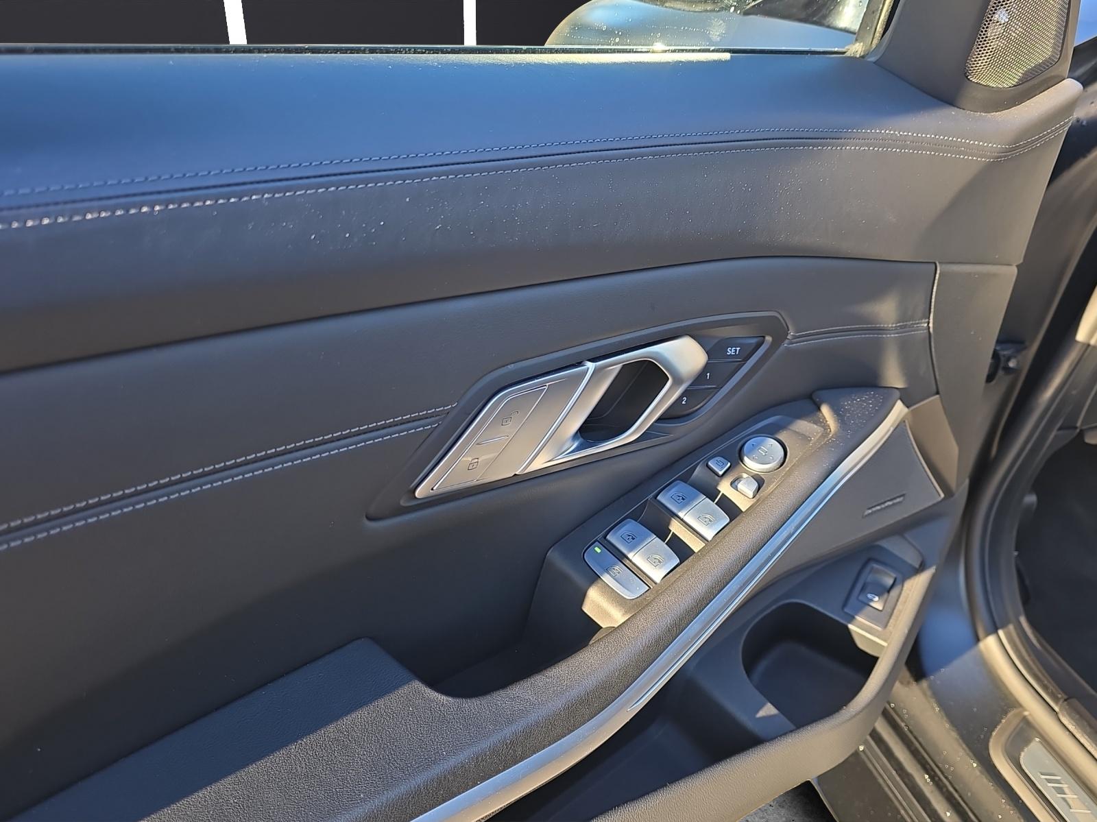 BMW M3 Competition xDrive Touring-image-11