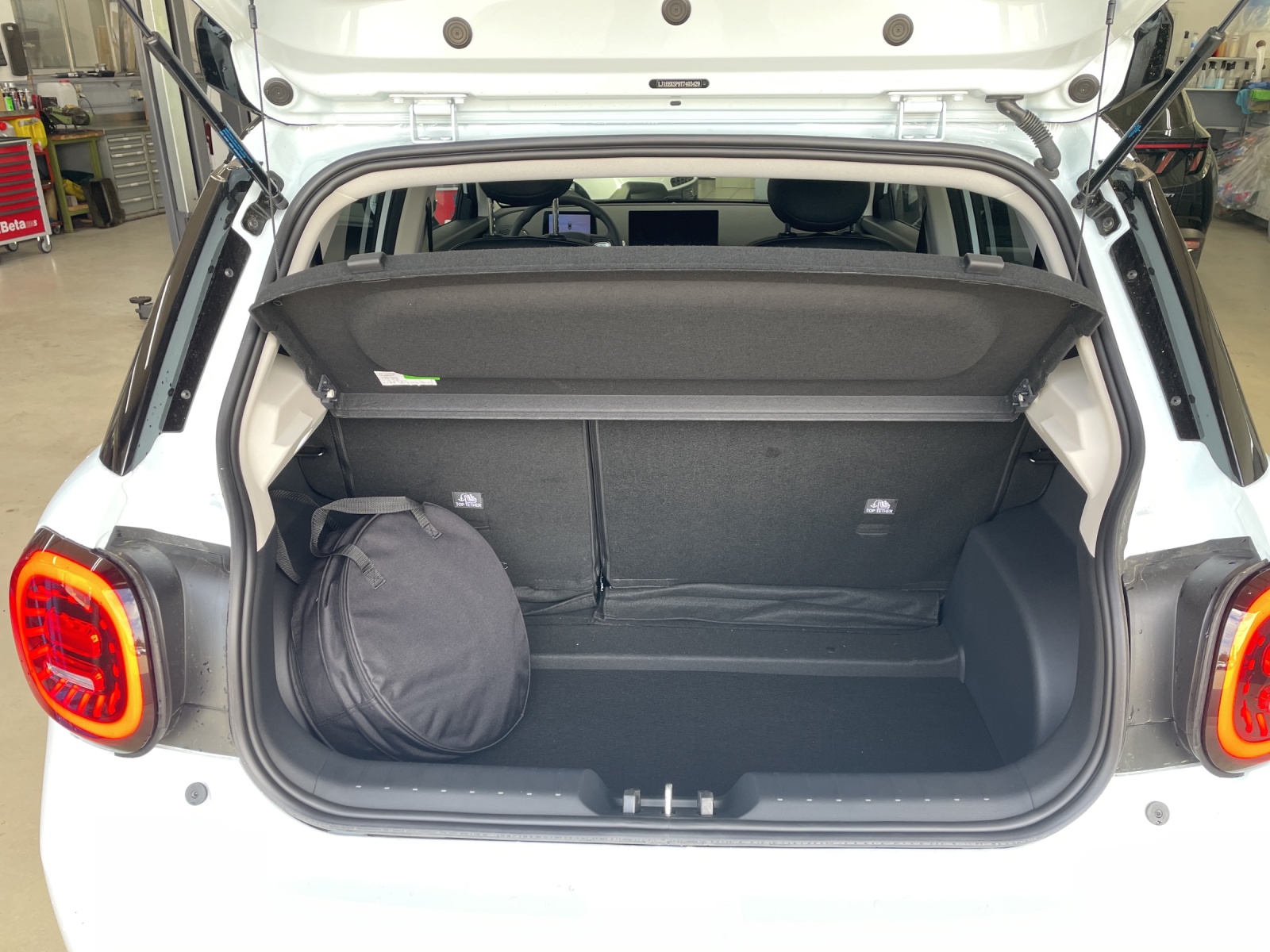JAC E30X City-image-9