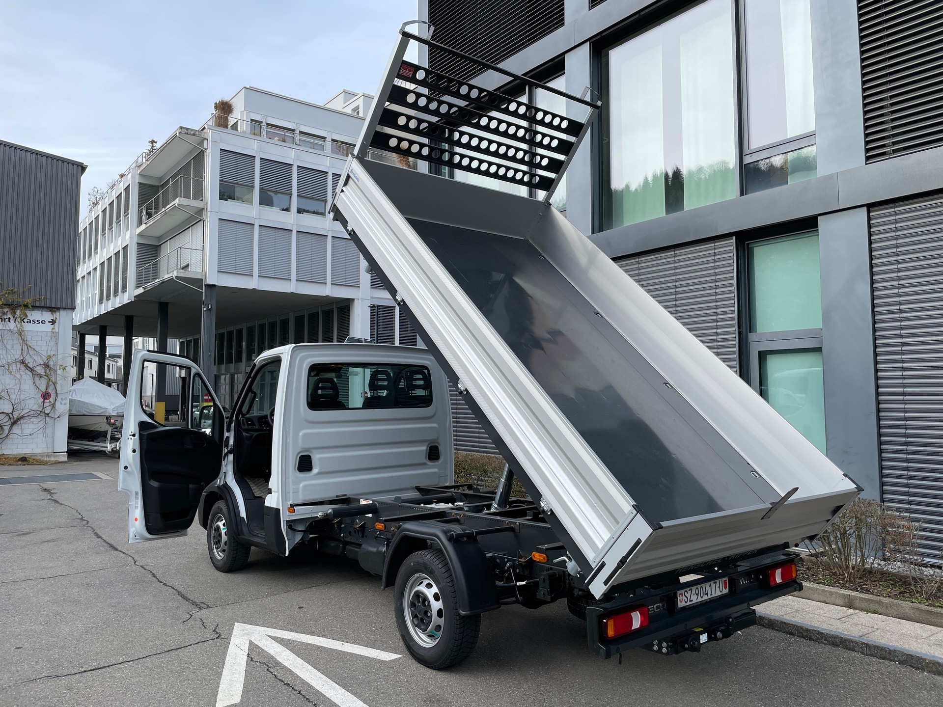 IVECO Daily 35 S 16 A8 Dreiseitenkipper AHK Einzelkabine 3 Sitzer-image-10