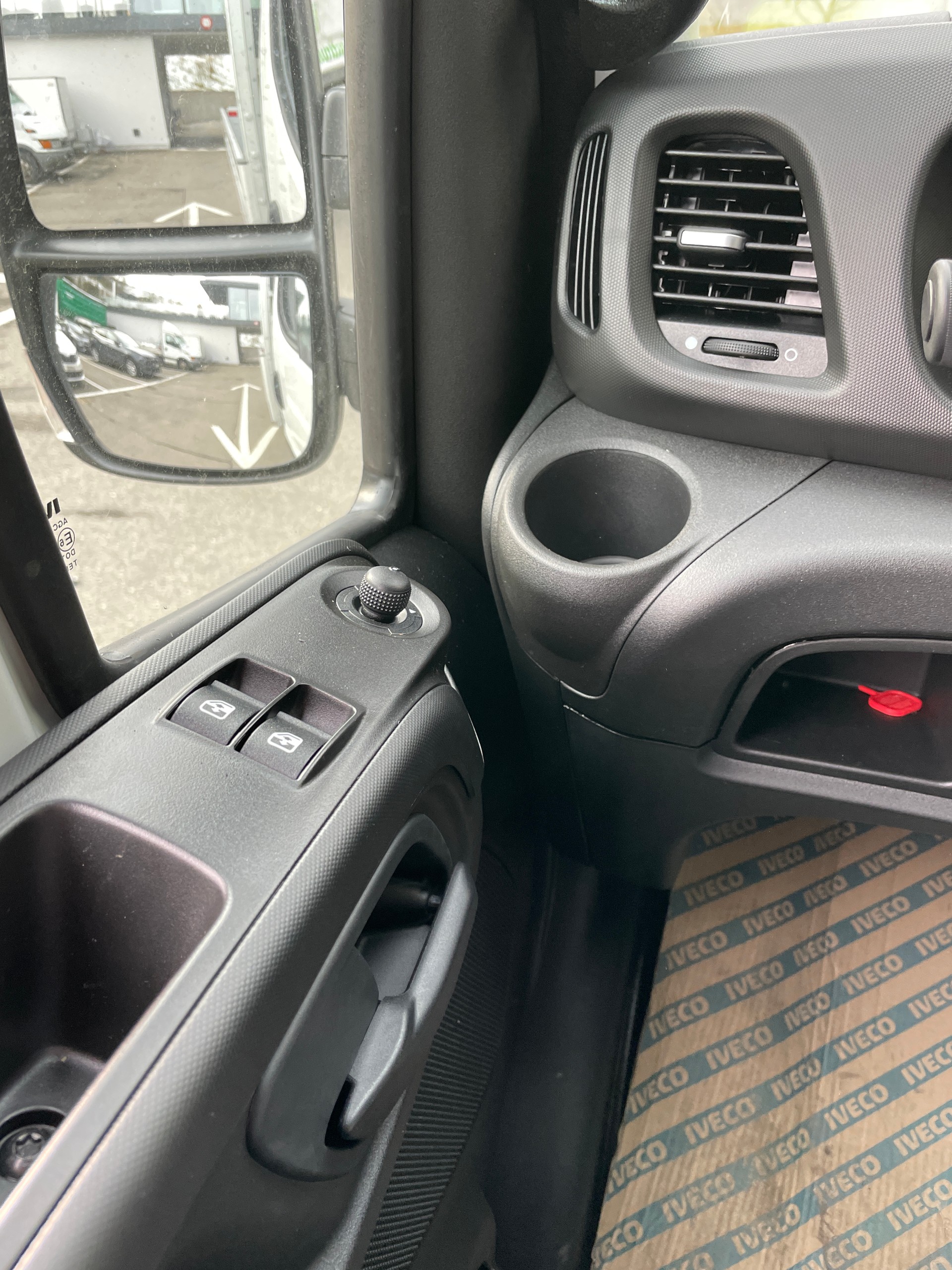 IVECO Daily 35 S 16 A8 Dreiseitenkipper AHK Einzelkabine 3 Sitzer-image-19