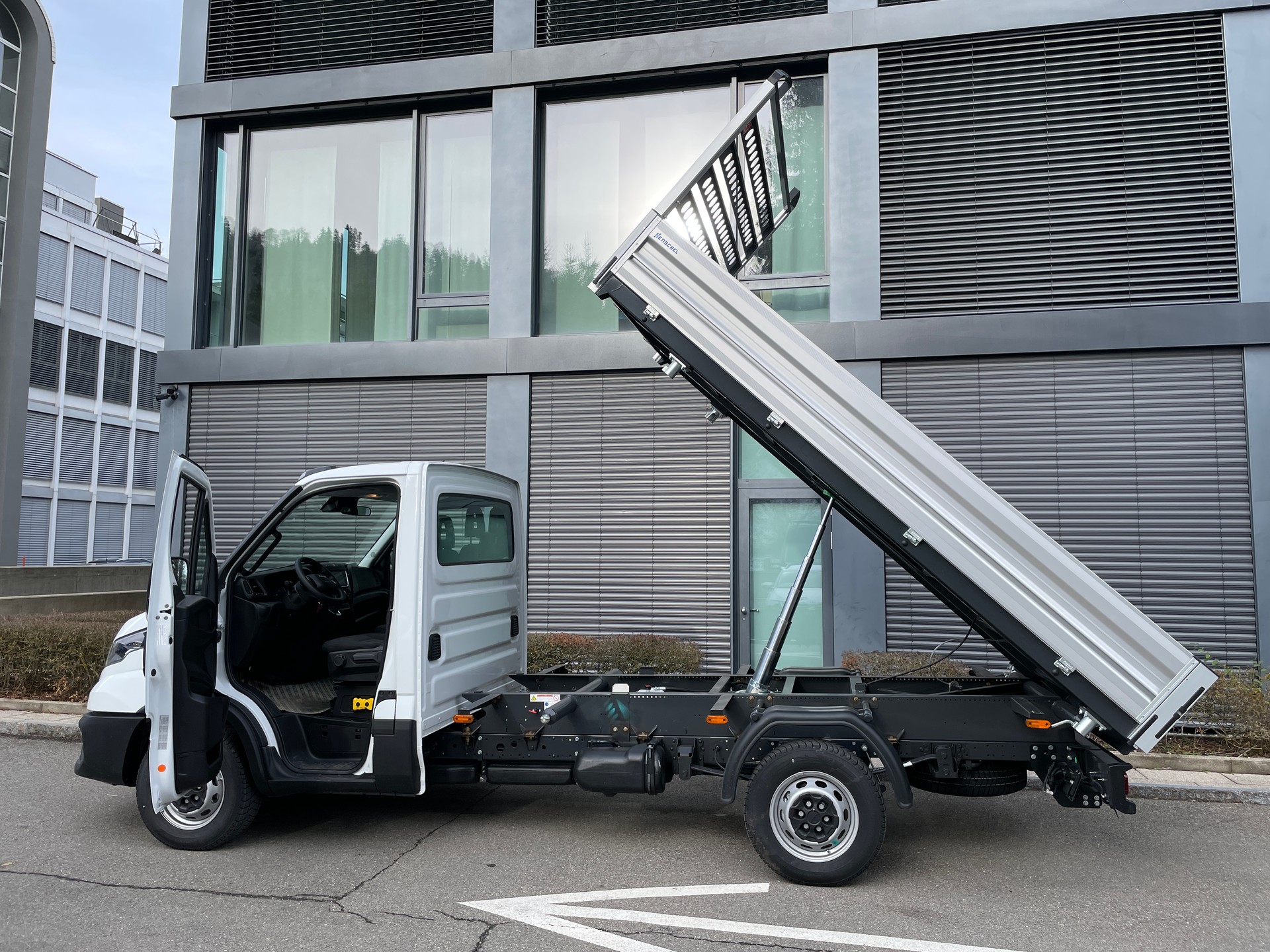 IVECO Daily 35 S 16 A8 Dreiseitenkipper AHK Einzelkabine 3 Sitzer-image-0