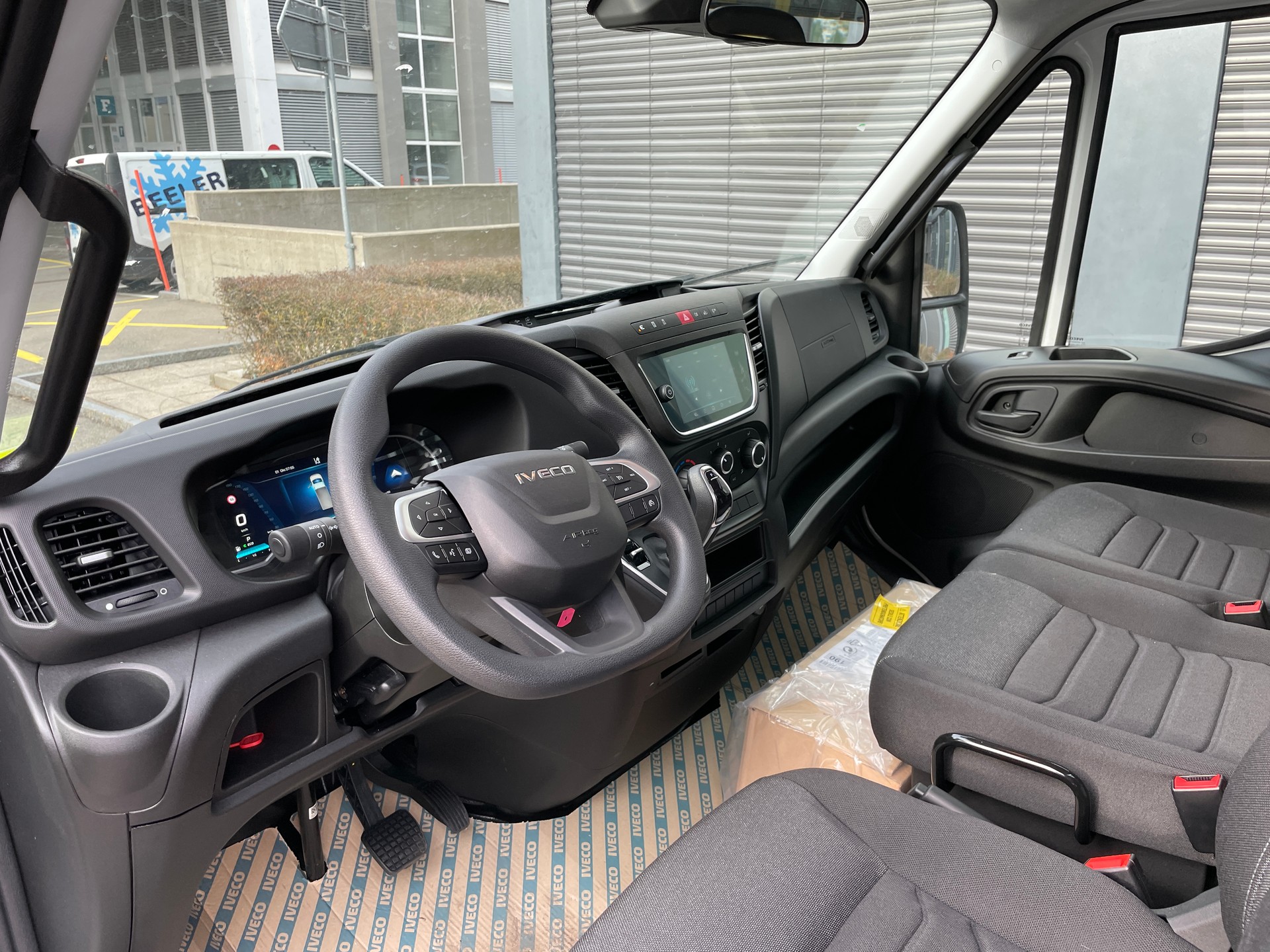IVECO Daily 35 S 16 A8 Dreiseitenkipper AHK Einzelkabine 3 Sitzer-image-14