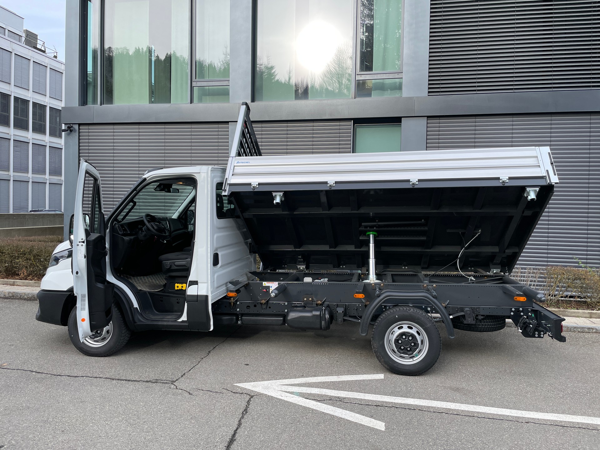 IVECO Daily 35 S 16 A8 Dreiseitenkipper AHK Einzelkabine 3 Sitzer-image-9